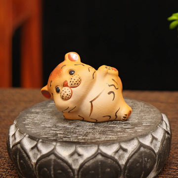 Yixing Zisha Handmade Crouching Tiger Tea Pet (Auspicious Guardian Style)