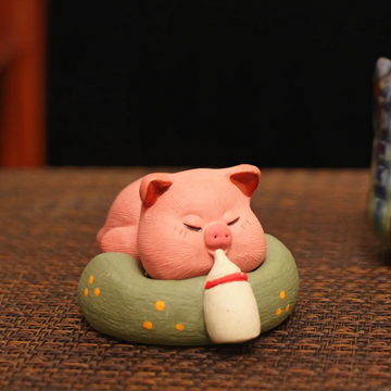 Yixing Zisha Handmade Cute Piglet with Milk Bottle Tea Pet (Lovely Lying-down Style)