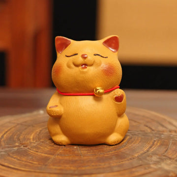 Yixing Zisha Handmade Lucky Waving Cat Tea Pet (Heart Decoration Style)