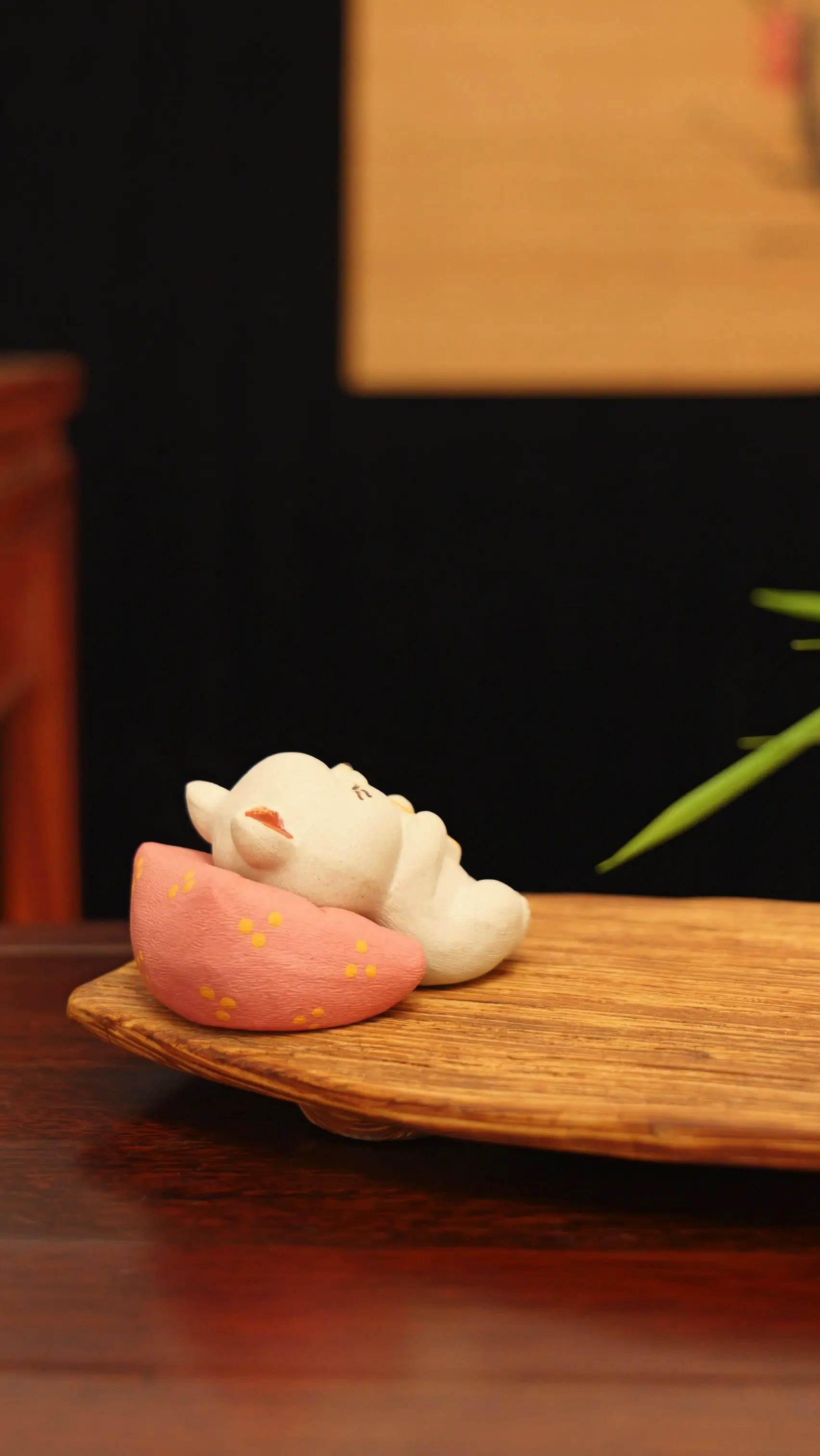 Yixing Clay Handmade Lazy Cat Tea Pet (Pillow Cute Style)