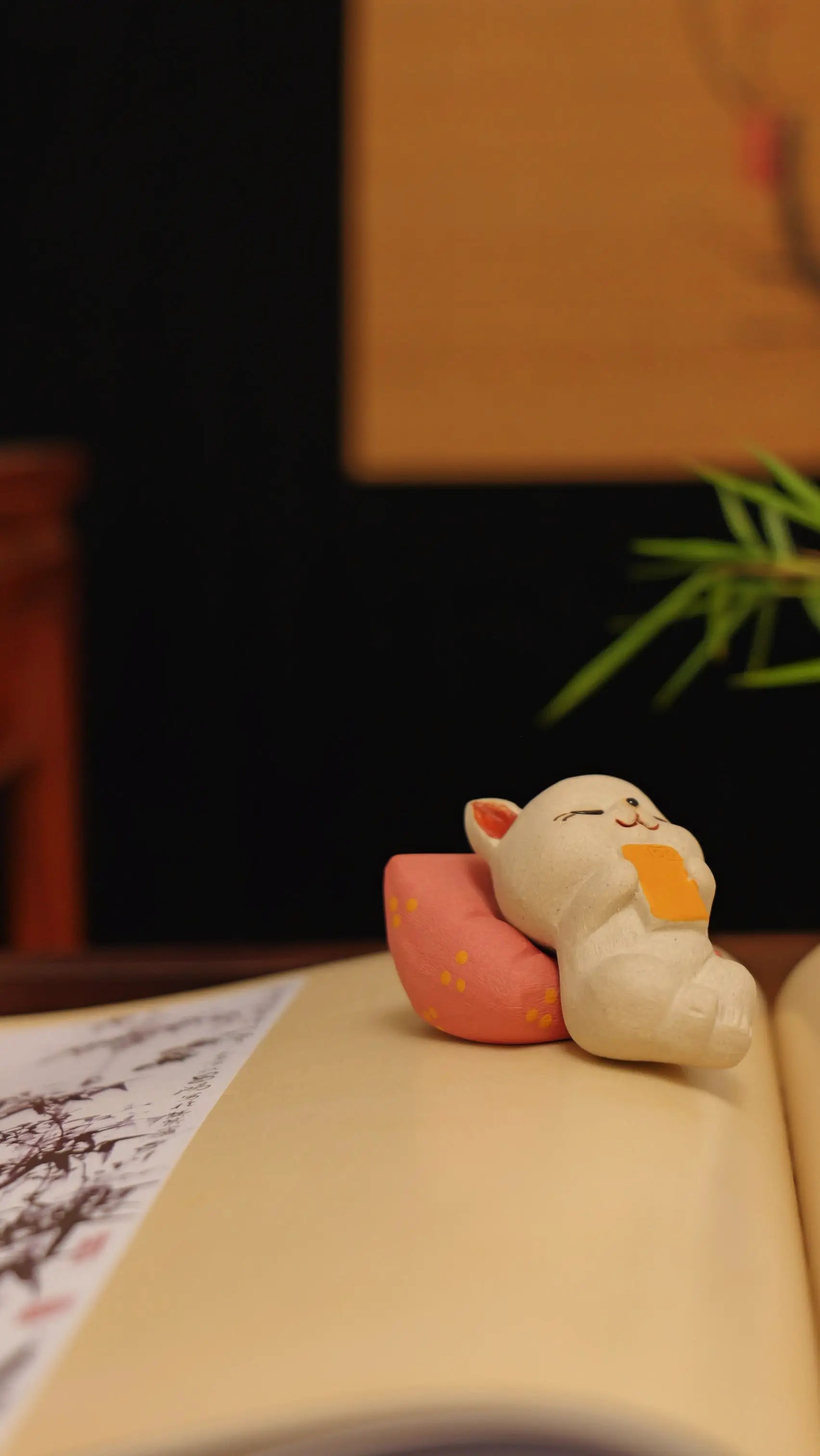 Yixing Clay Handmade Lazy Cat Tea Pet (Pillow Cute Style)