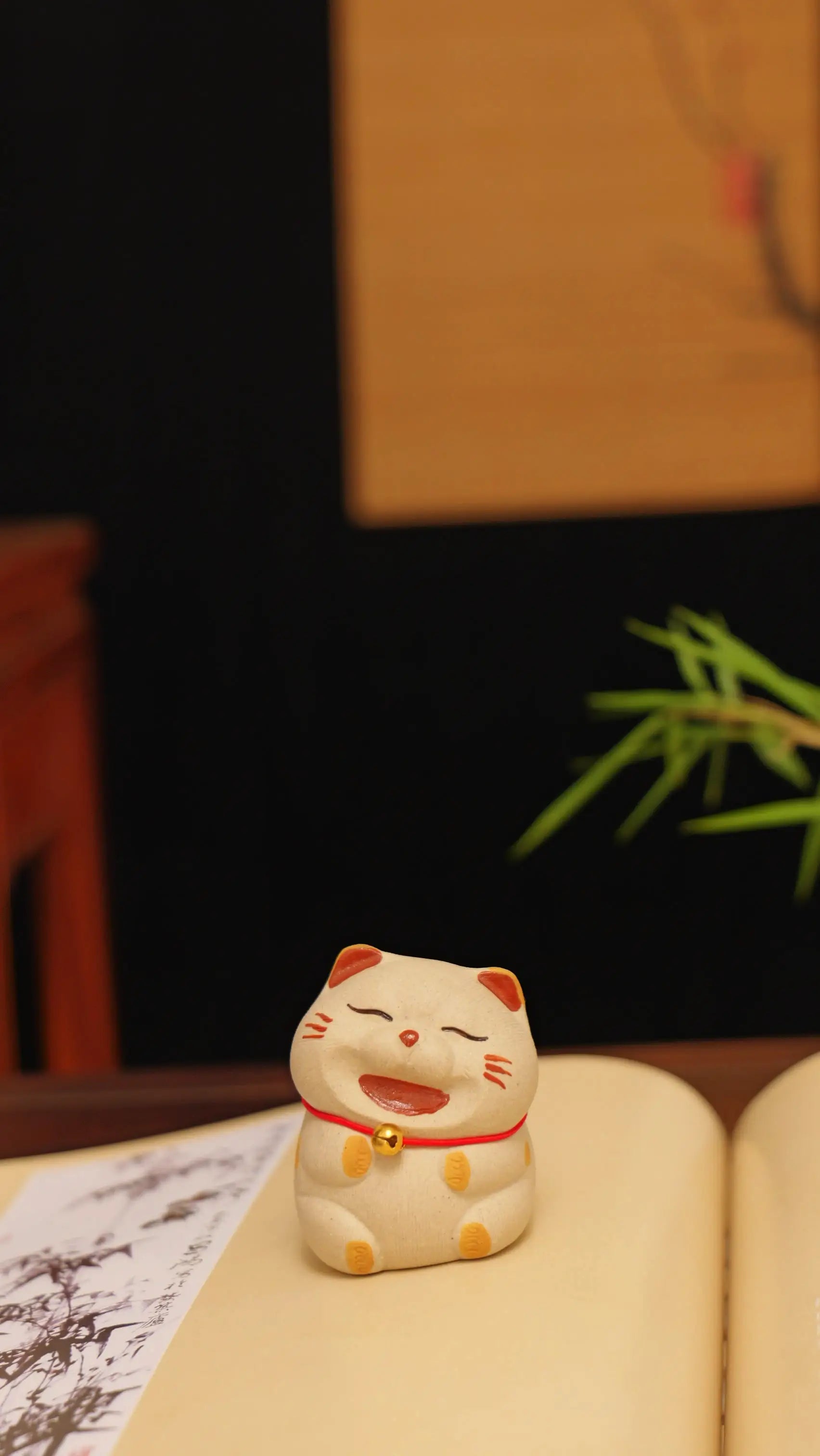 Yixing Cute Smiling White Cat Tea Pet
