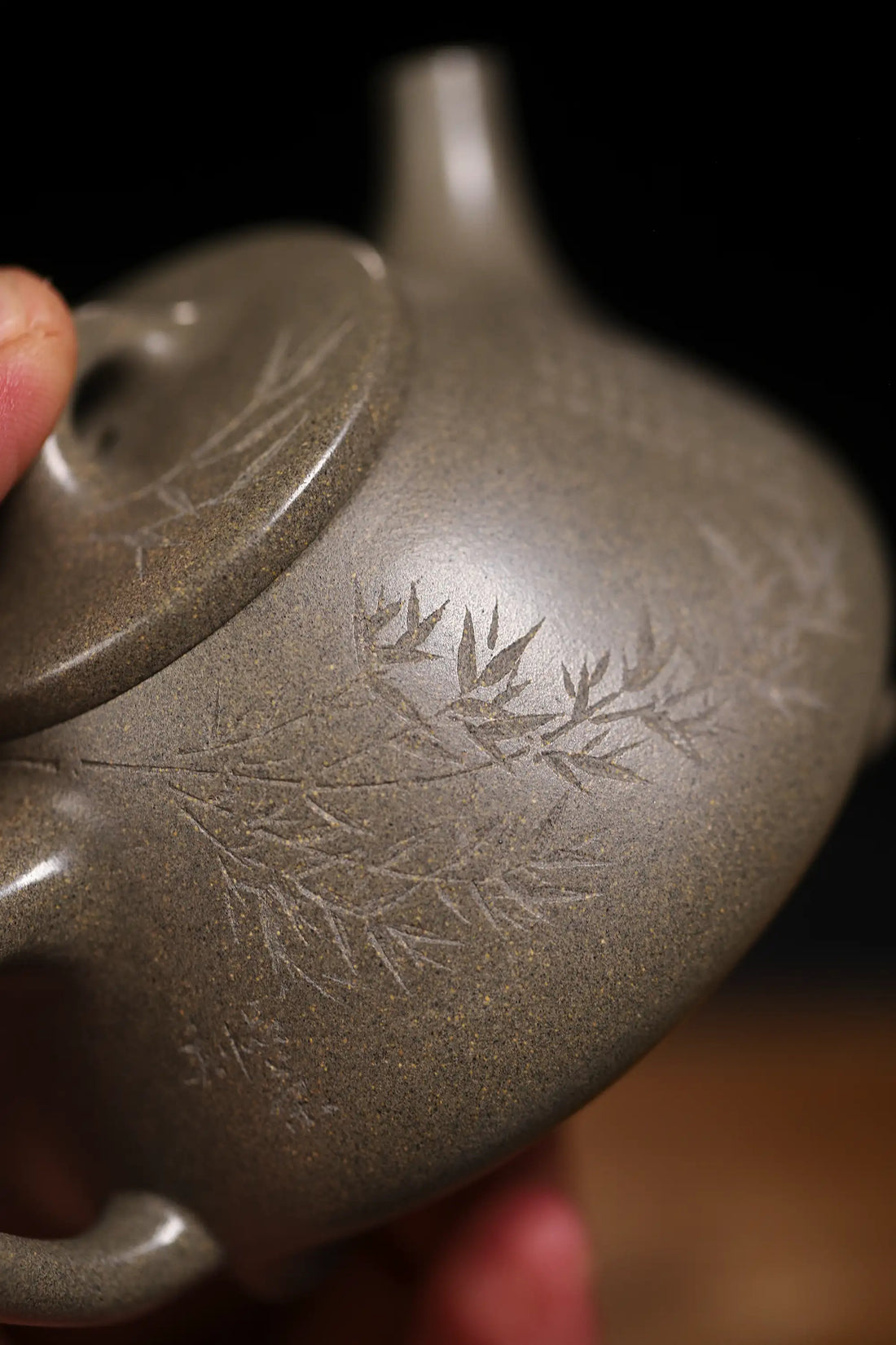 Bamboo & Calligraphy Engraving Fully Handmade Shark Skin Green-Zini Clay 'Zi Ye Shi Piao' Yixing Teapot