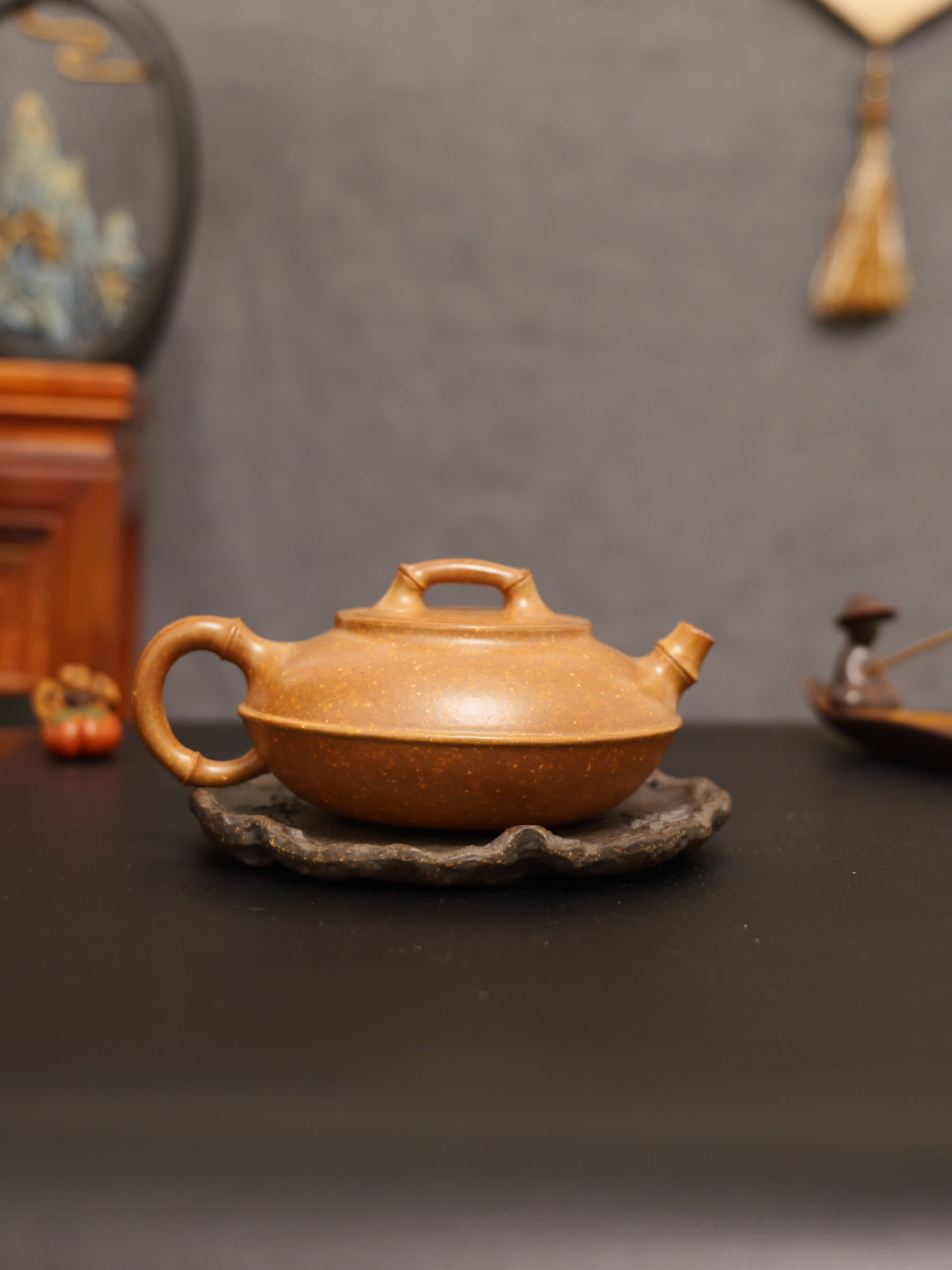 Bamboo Flat Shape Fully Handmade Flocculent Golden Duan Clay Yixing Teapot