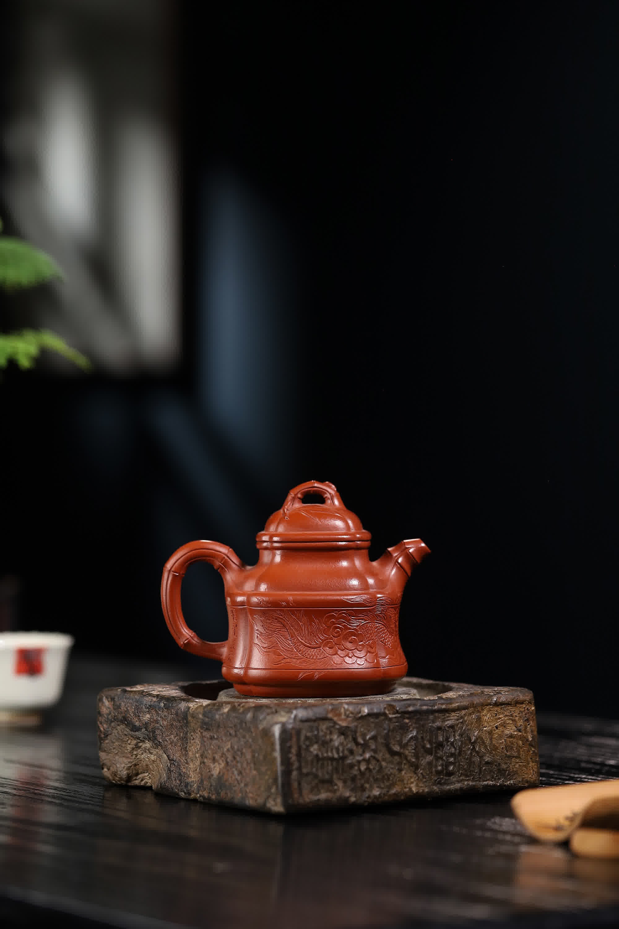 Bamboo shaped Dragon Pattern Carving Fully Handmade Zhu Ni 'Bamboo Ding' Yixing Teapot