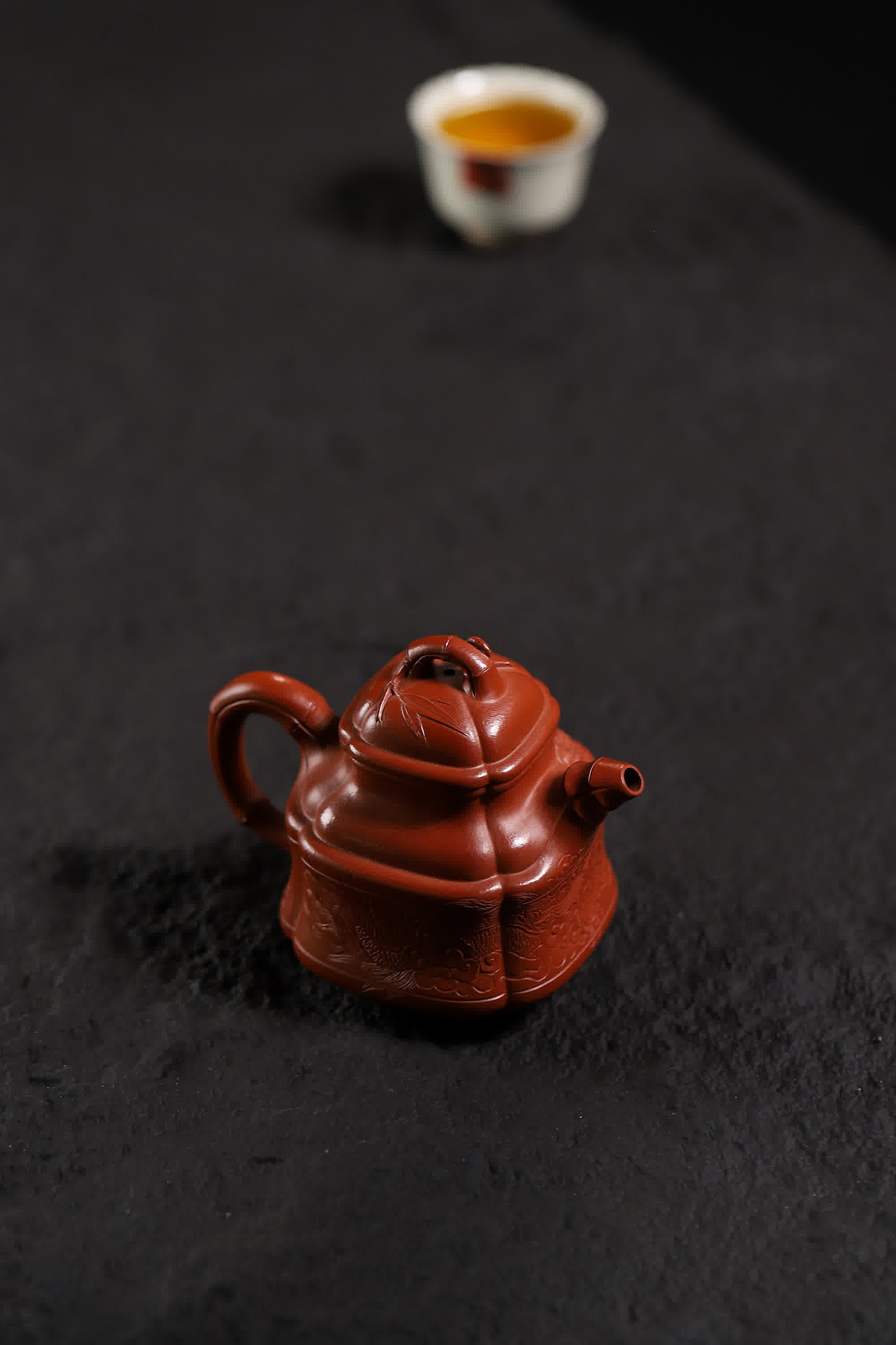 Bamboo shaped Dragon Pattern Carving Fully Handmade Zhu Ni 'Bamboo Ding' Yixing Teapot