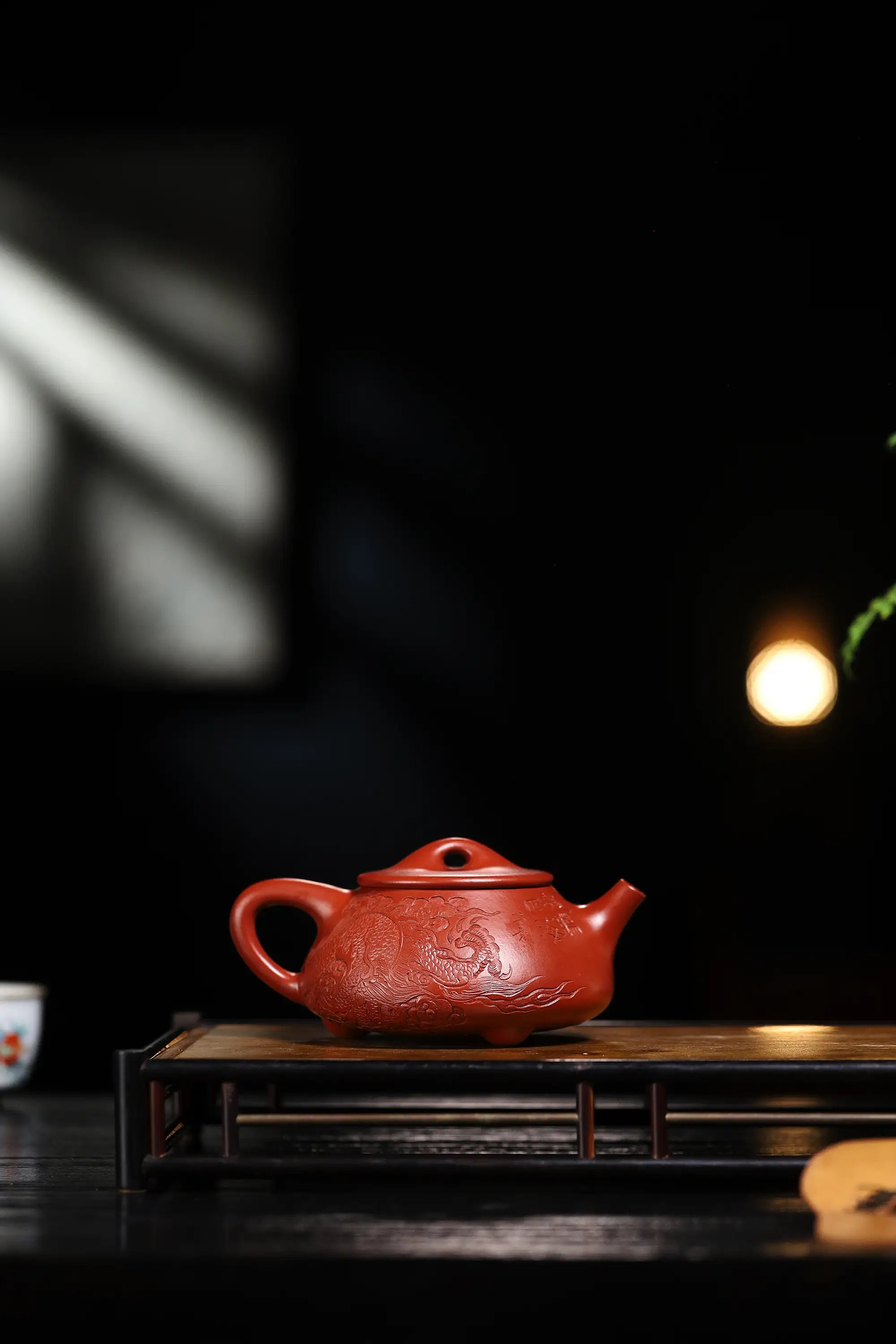 Dragon Pattern Fully Handmade Zhu Ni 'Jingzhou Shi Piao' Yixing Teapot