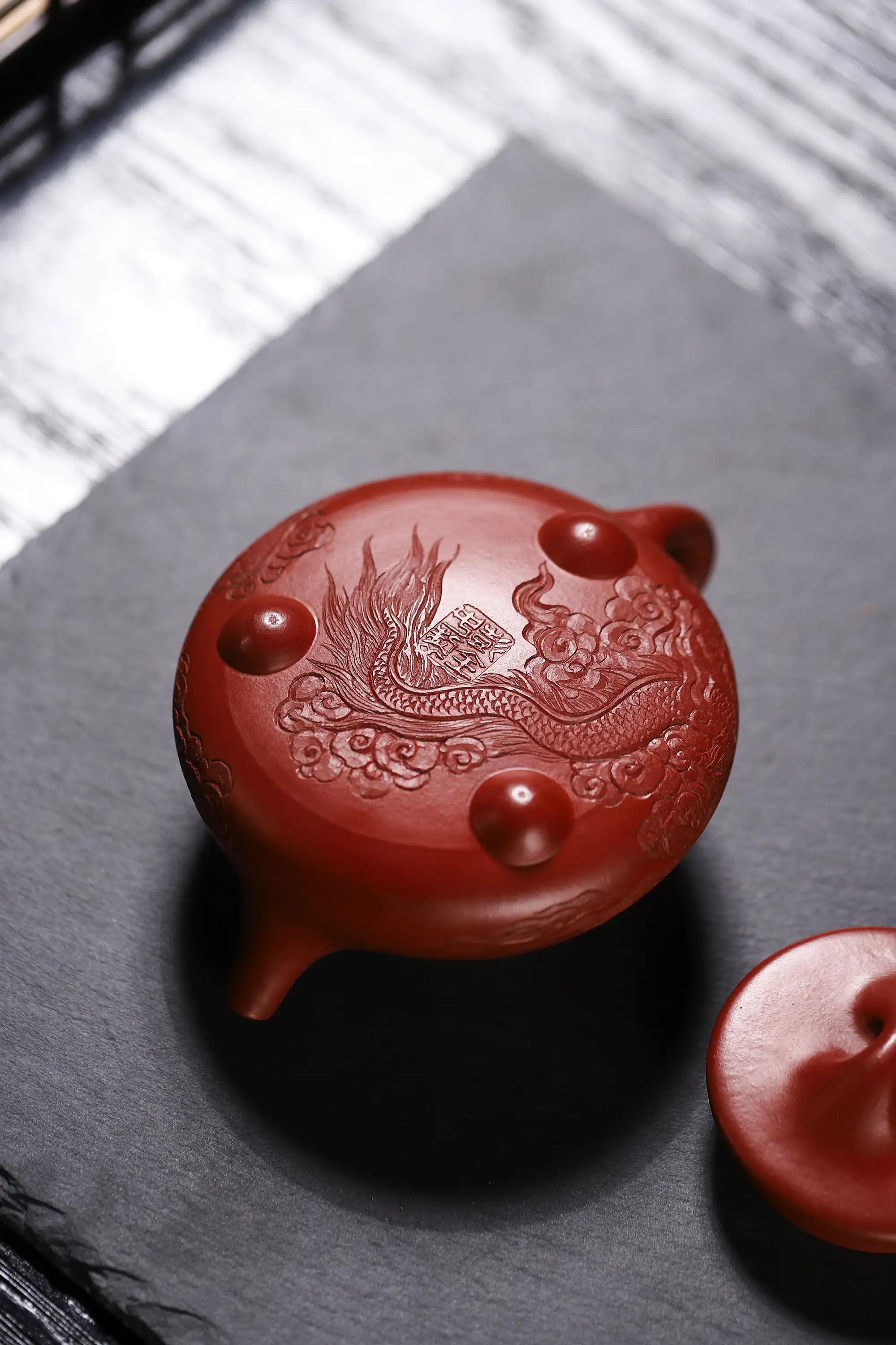 Dragon Pattern Fully Handmade Zhu Ni 'Jingzhou Shi Piao' Yixing Teapot