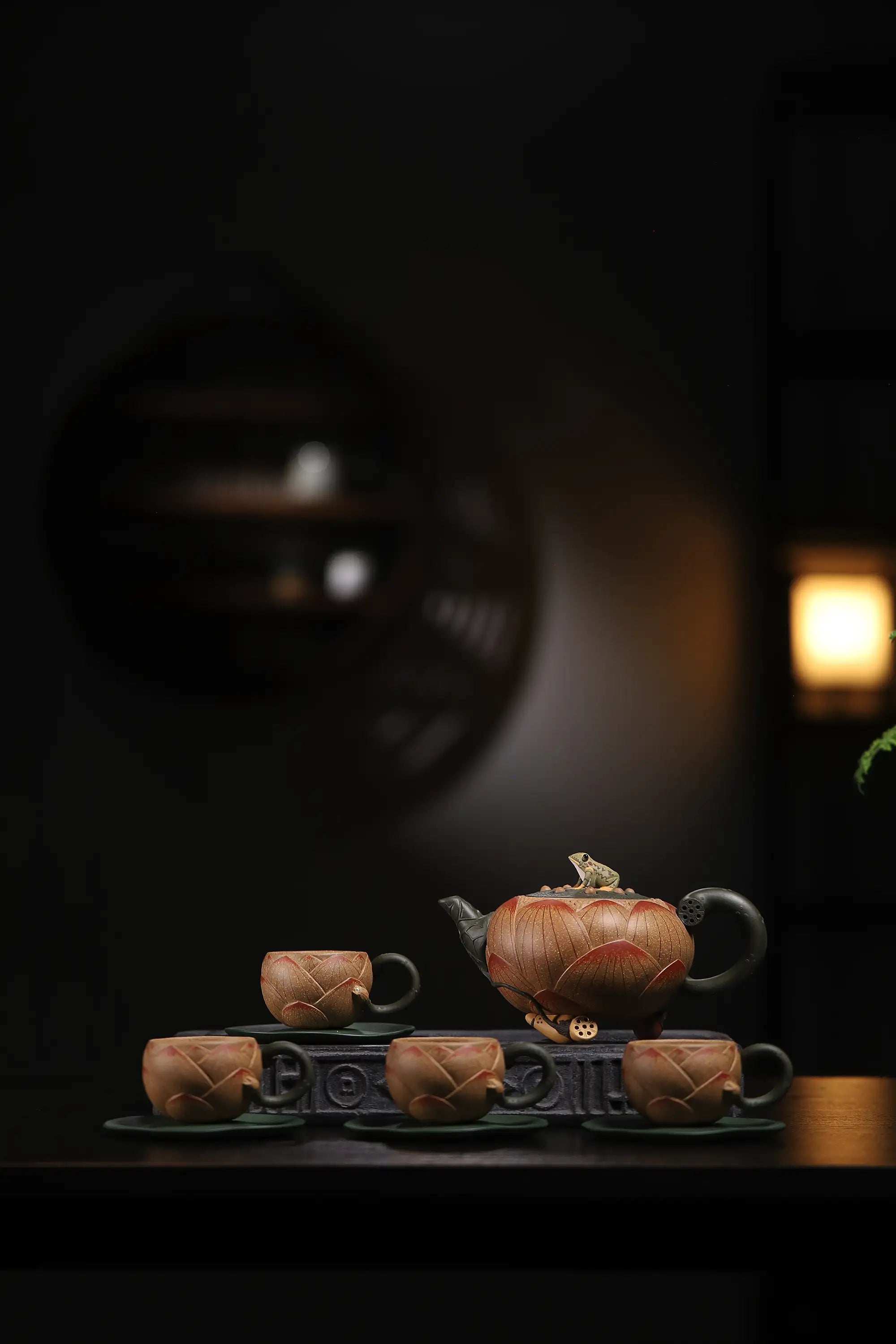Lotus & Frog Design Fully Handmade Duan Clay 'Lotus Shape' Yixing Teapot & Cup Set