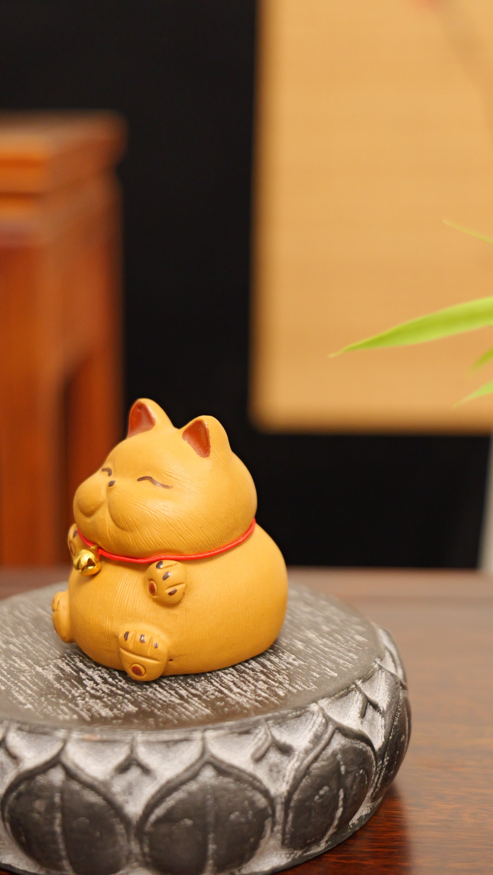 cute yellow kitten handmade pottery figurine decor (tea pet) made in yixing purple clay