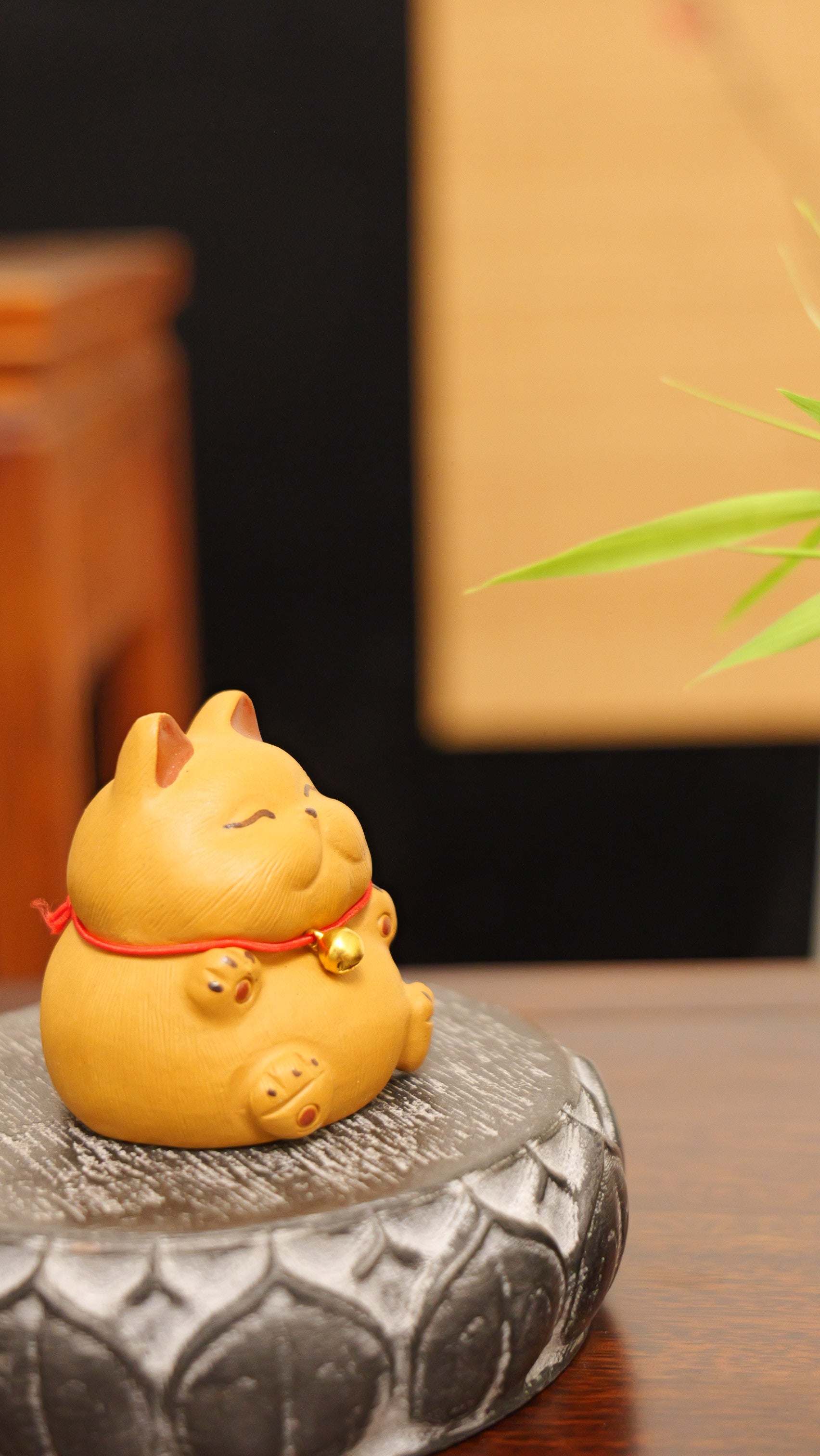 cute yellow kitten handmade pottery figurine decor (tea pet) made in yixing purple clay