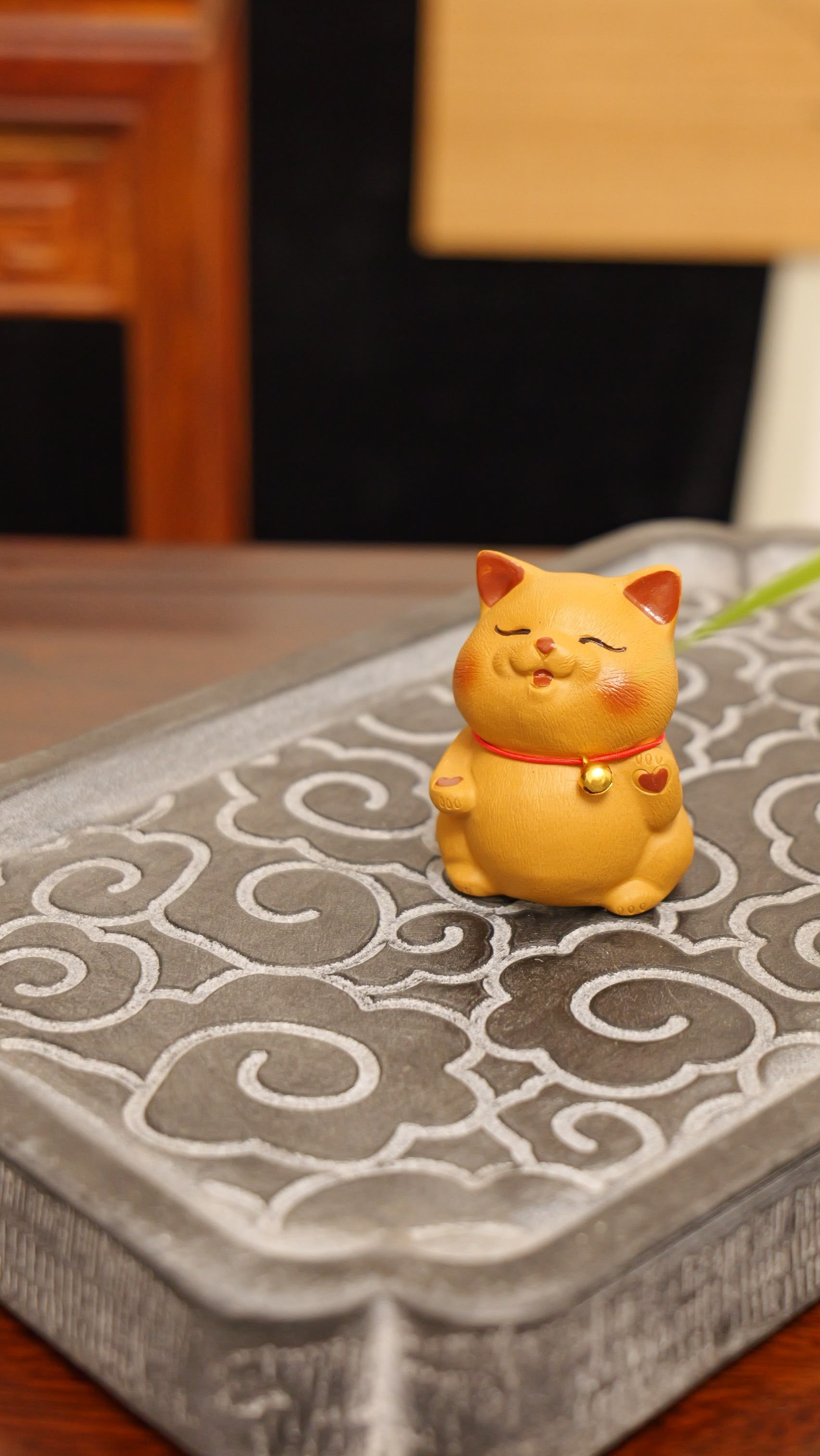 cute yellow kitten handmade pottery figurine decor (tea pet) made in yixing purple clay