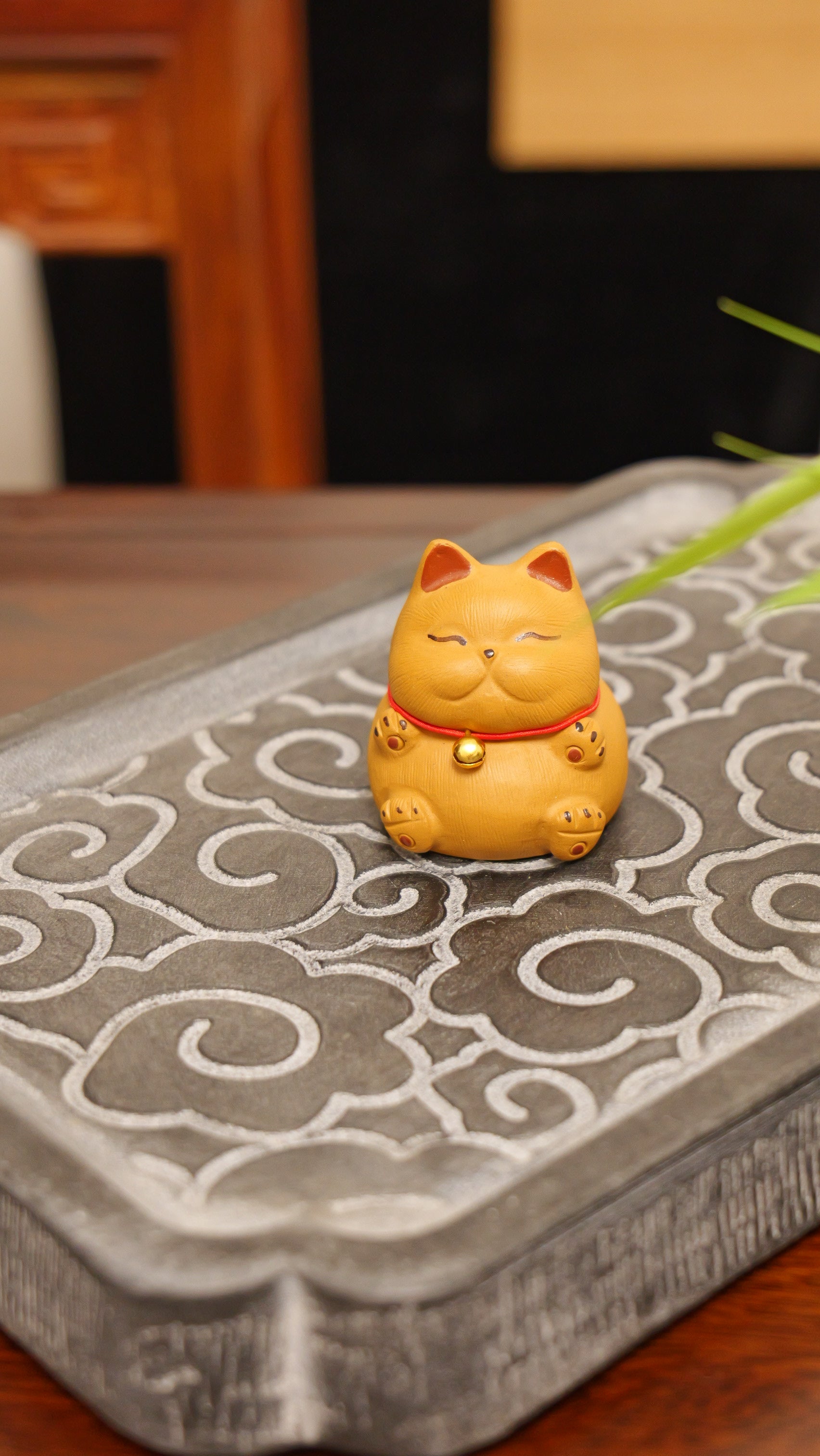 cute yellow kitten handmade pottery figurine decor (tea pet) made in yixing purple clay