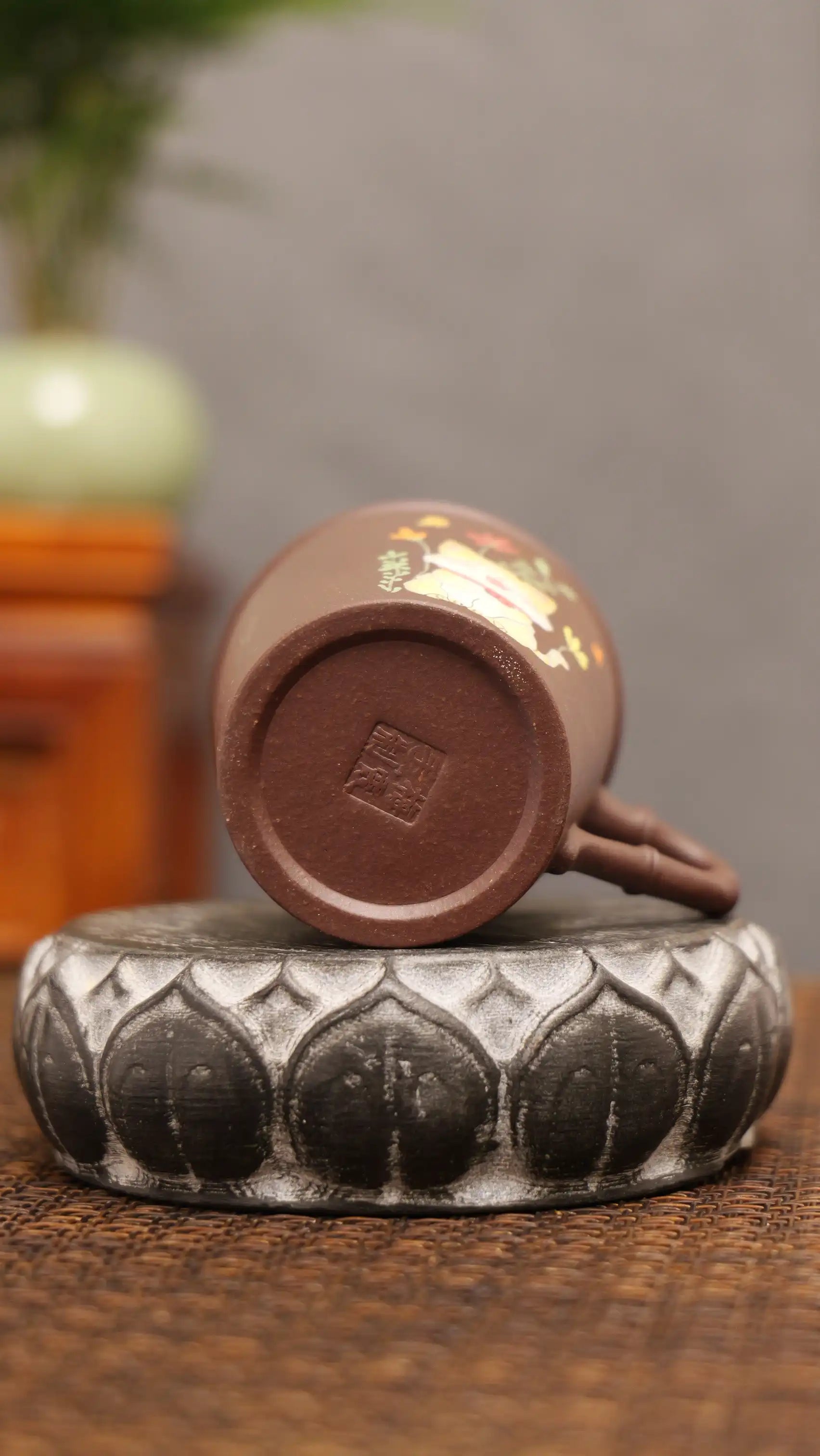 Yixing Zisha Handcrafted Zisha Cat Teacup with Bamboo Handle