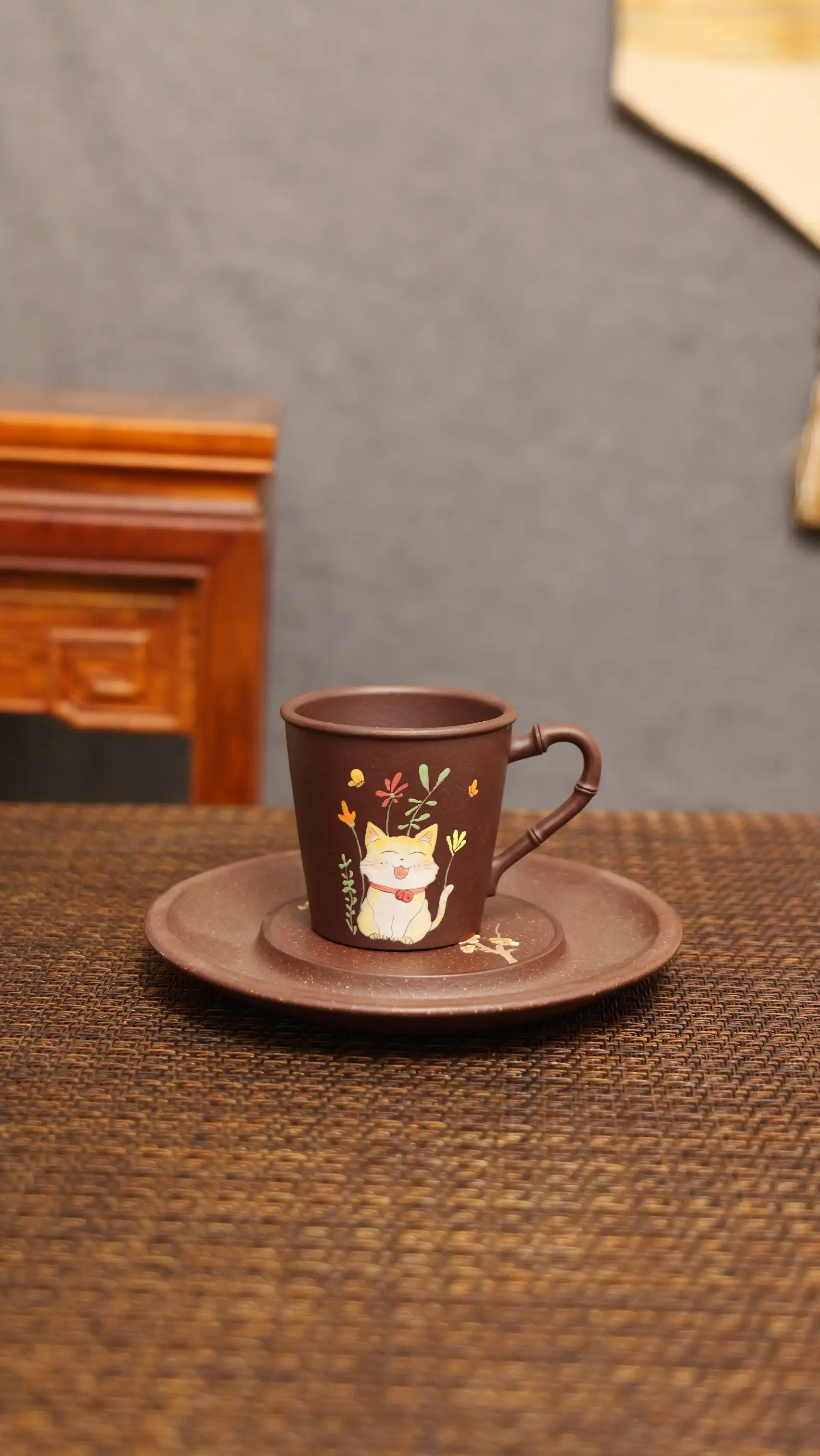Yixing Zisha Handcrafted Zisha Cat Teacup with Bamboo Handle