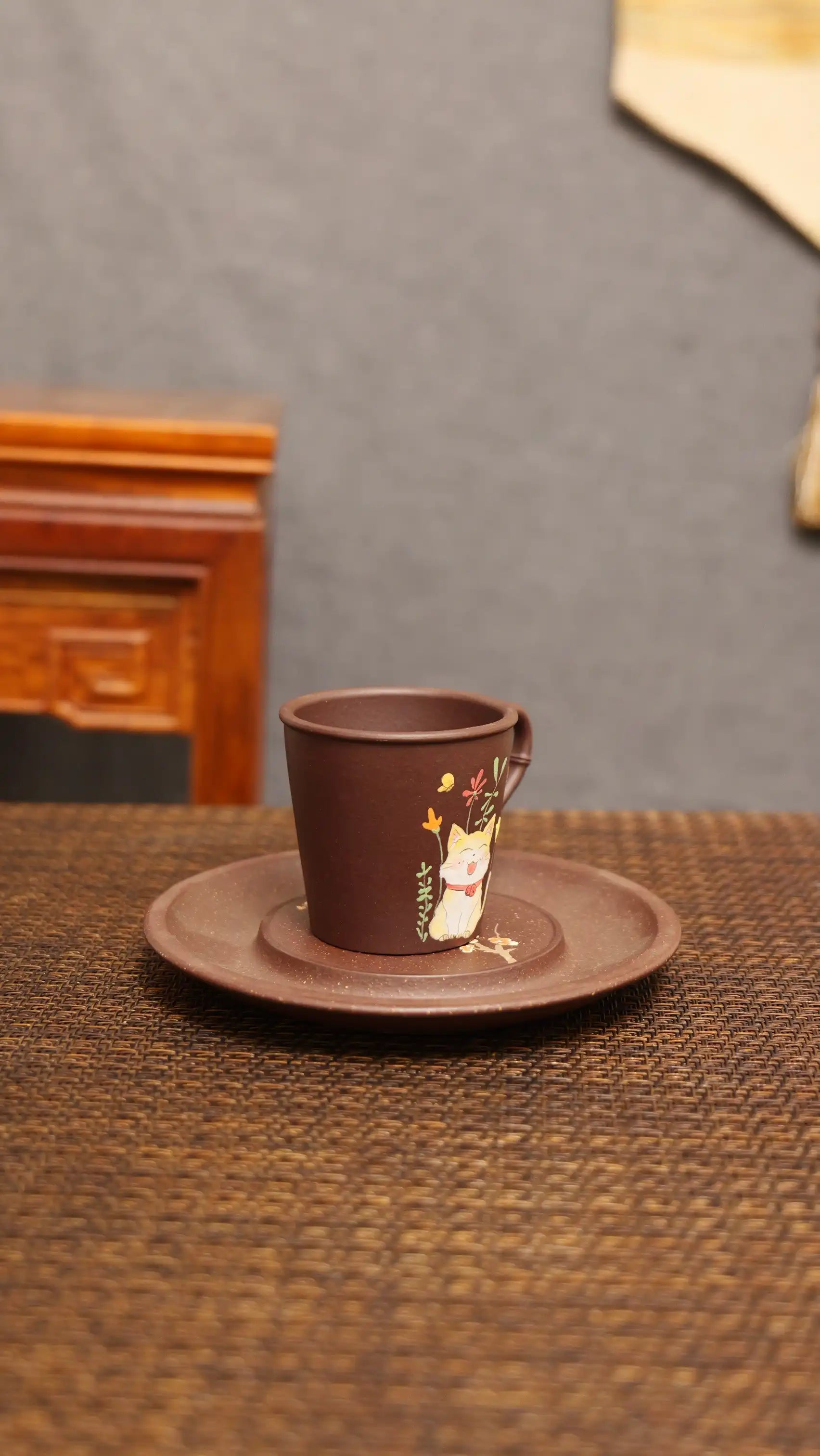 Yixing Zisha Handcrafted Zisha Cat Teacup with Bamboo Handle