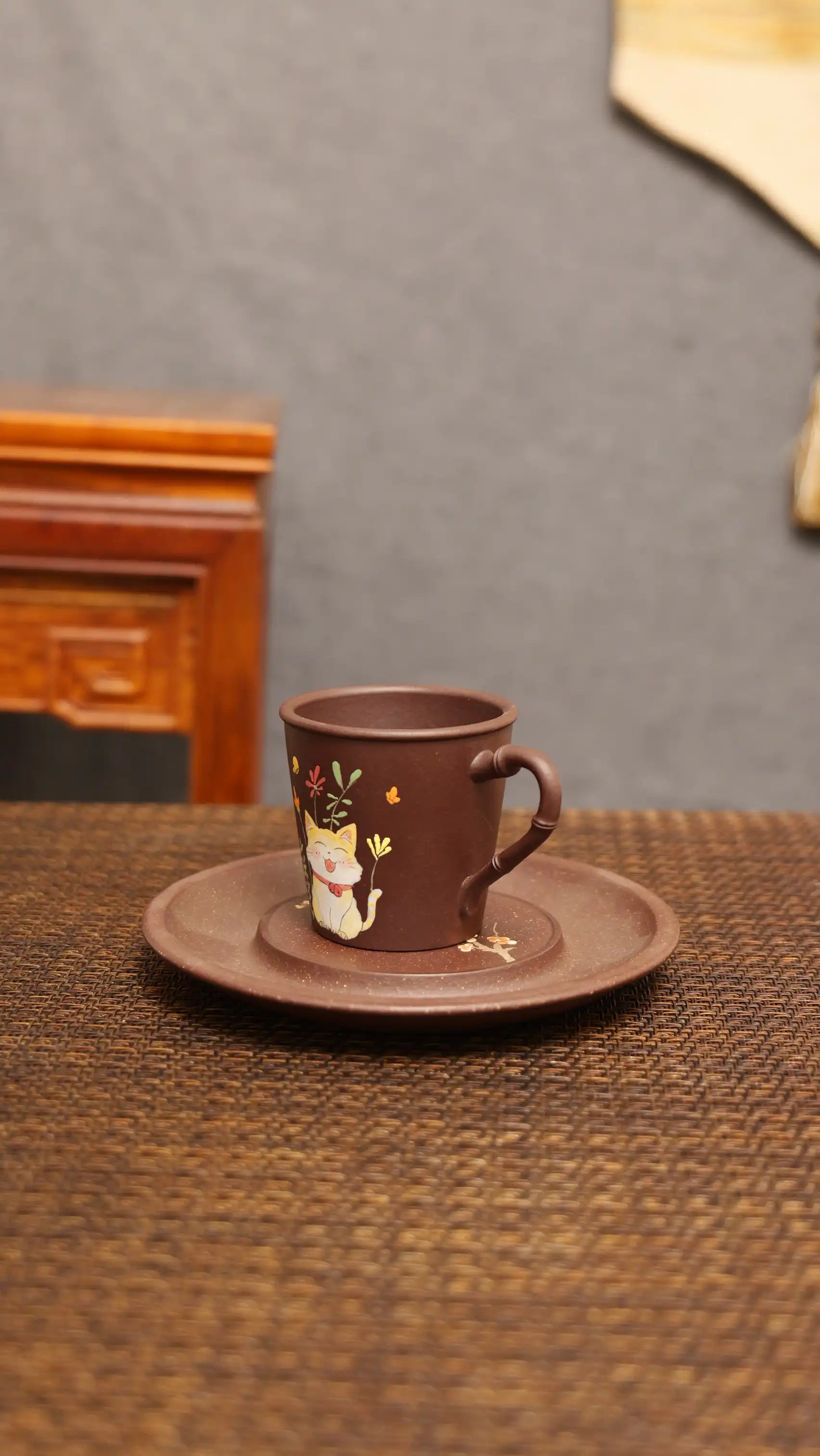 Yixing Zisha Handcrafted Zisha Cat Teacup with Bamboo Handle