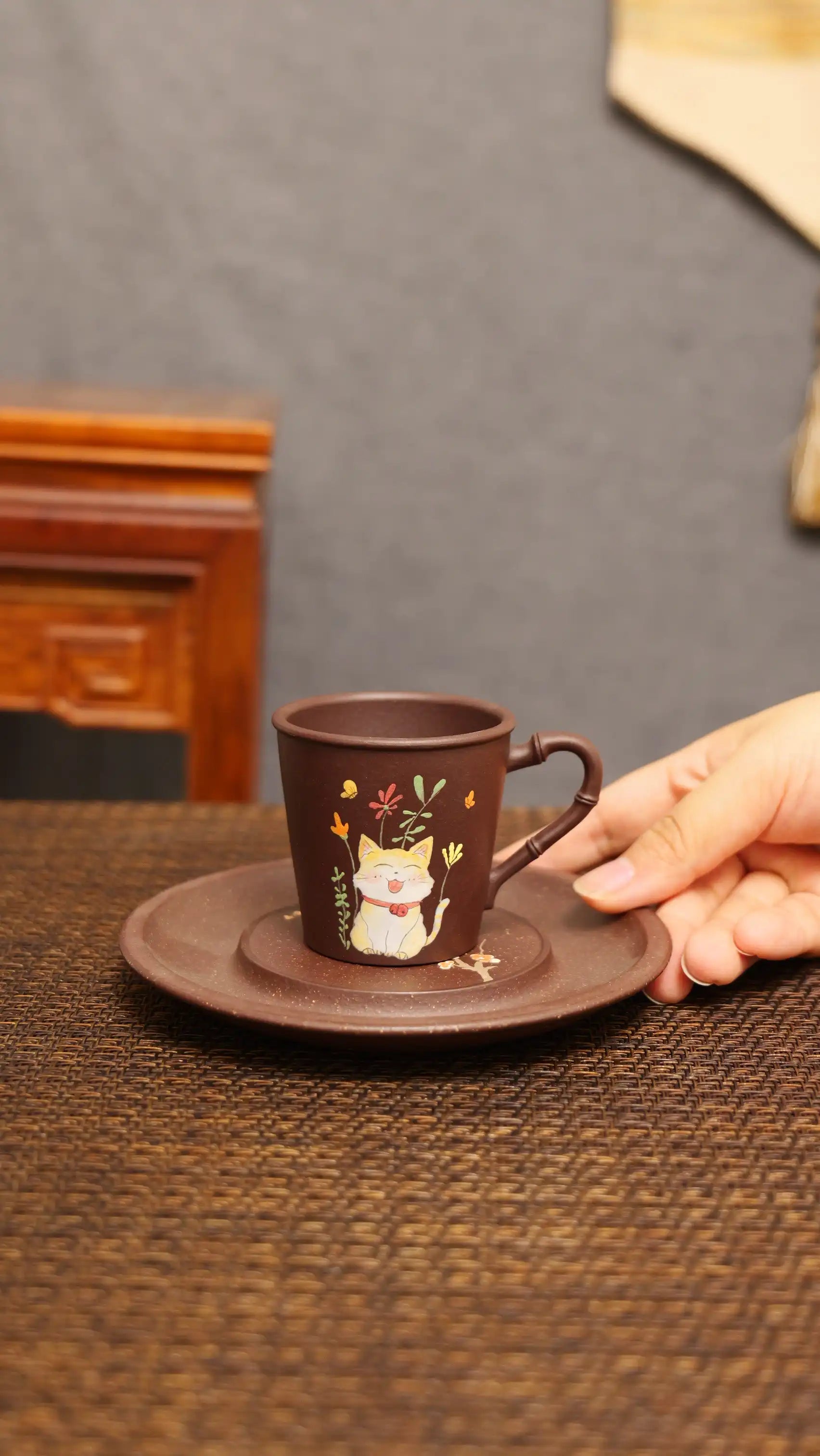 Yixing Zisha Handcrafted Zisha Cat Teacup with Bamboo Handle