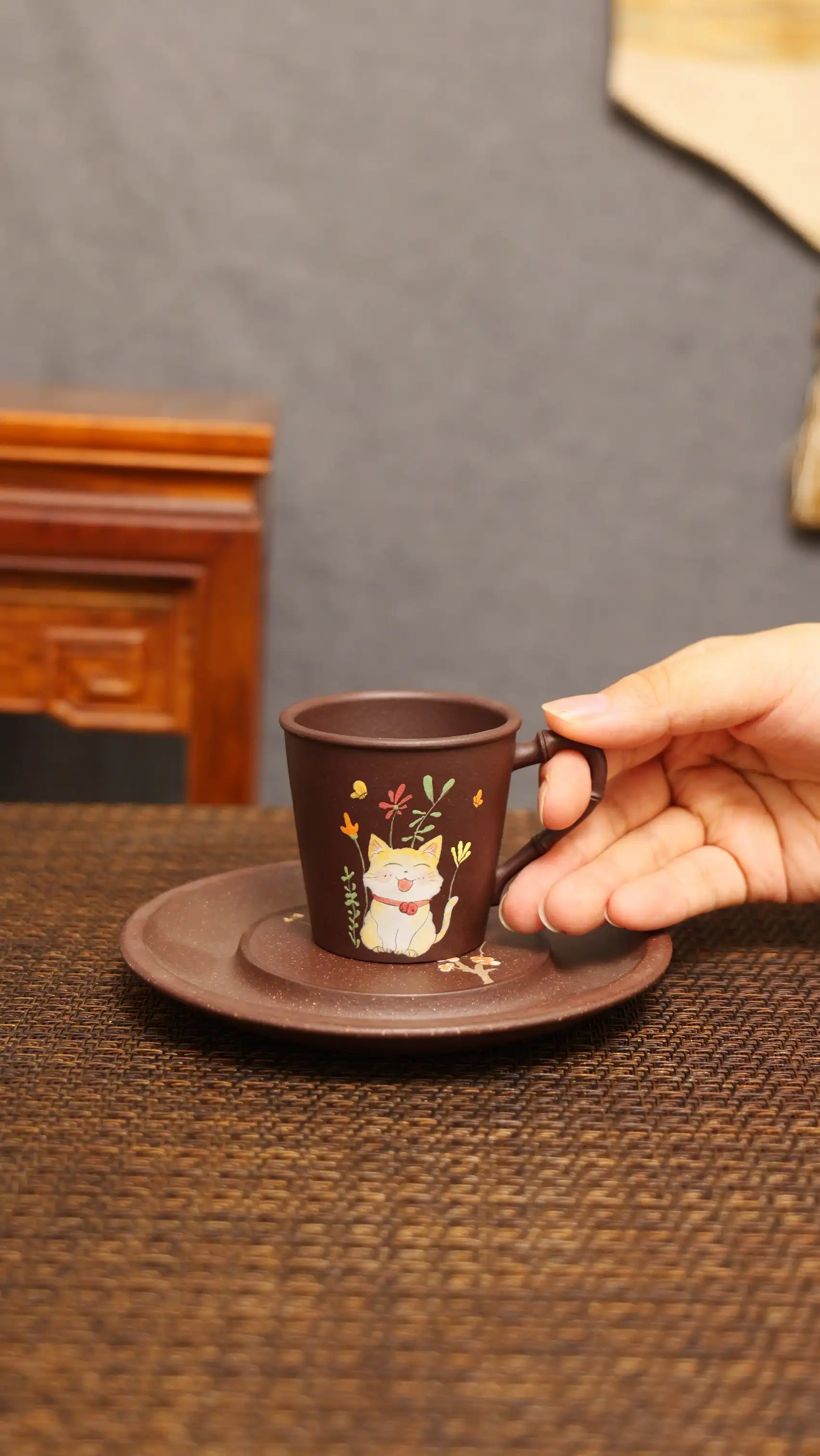 Yixing Zisha Handcrafted Zisha Cat Teacup with Bamboo Handle