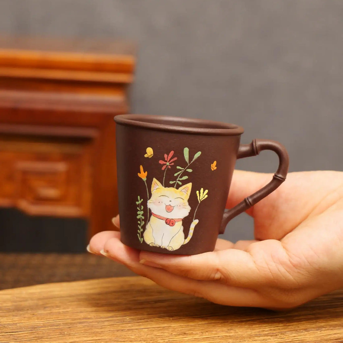 Yixing Zisha Handcrafted Zisha Cat Teacup with Bamboo Handle