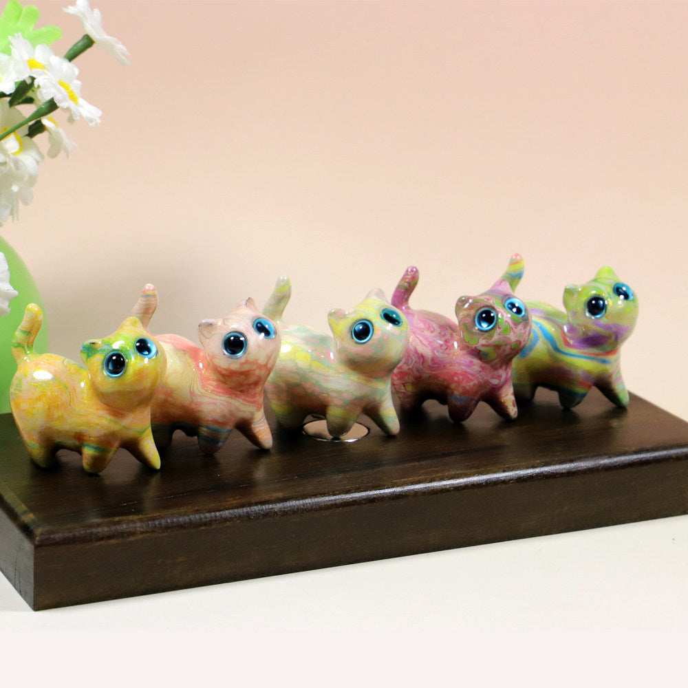 Drift-Lacquer Hand-Painted Cat Figurine