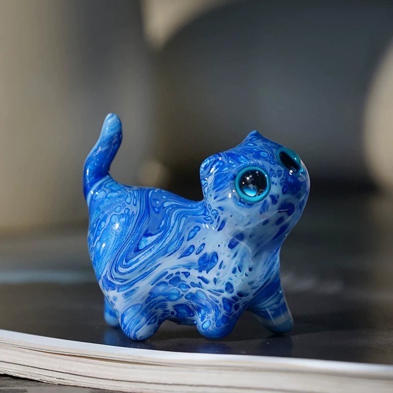 Drift-Lacquer Hand-Painted Cat Figurine