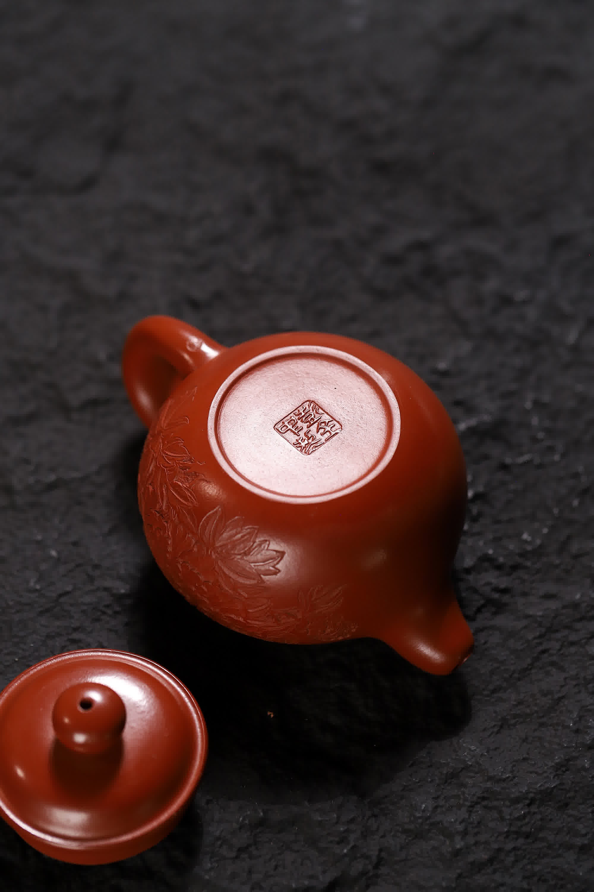 Peony Carving Fully Handmade Zhu Ni 'Dao Hong' Yixing Teapot