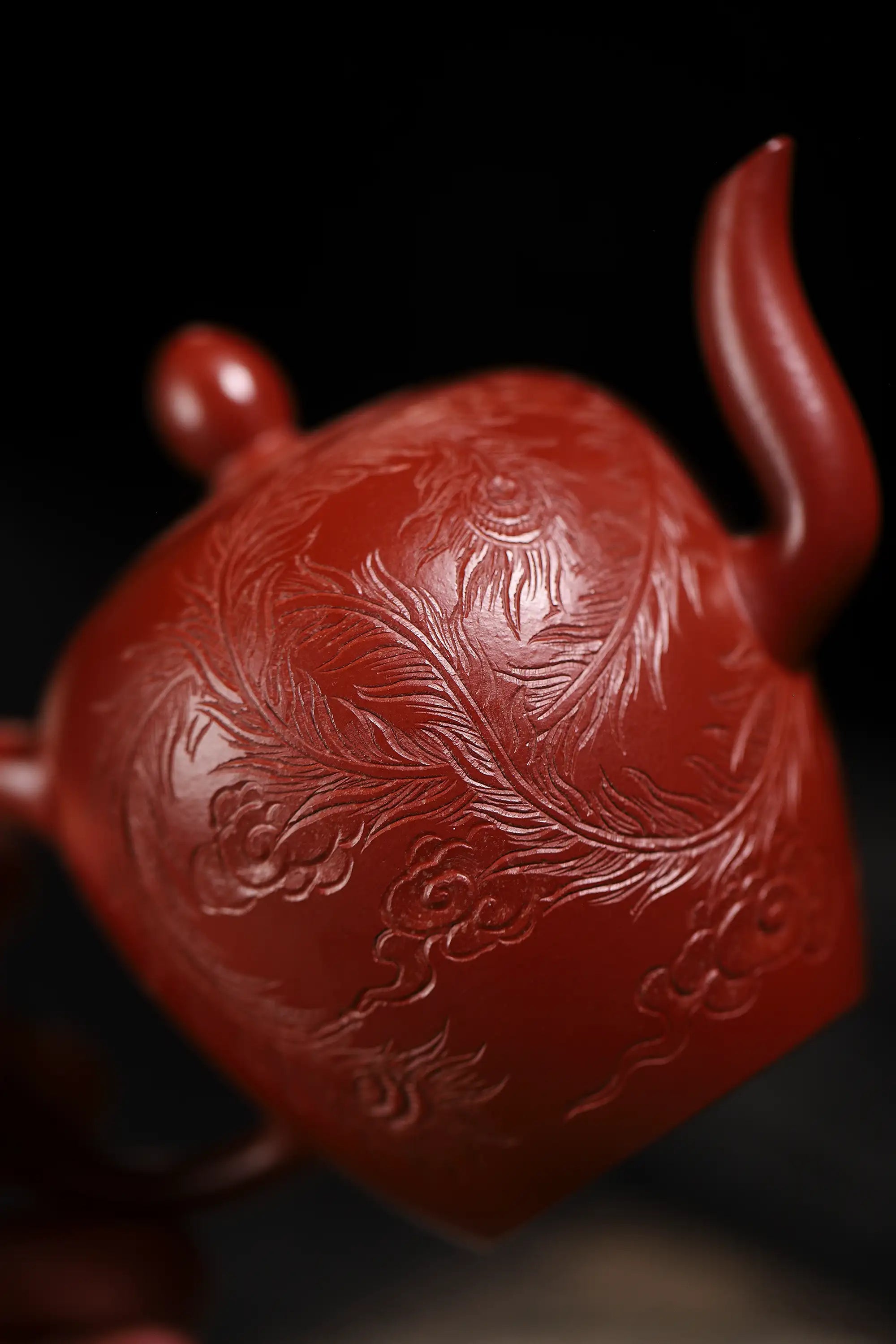 Phoenix Carving Fully Handmade Zhu Ni 'Beauty's Shoulder' Yixing Teapot