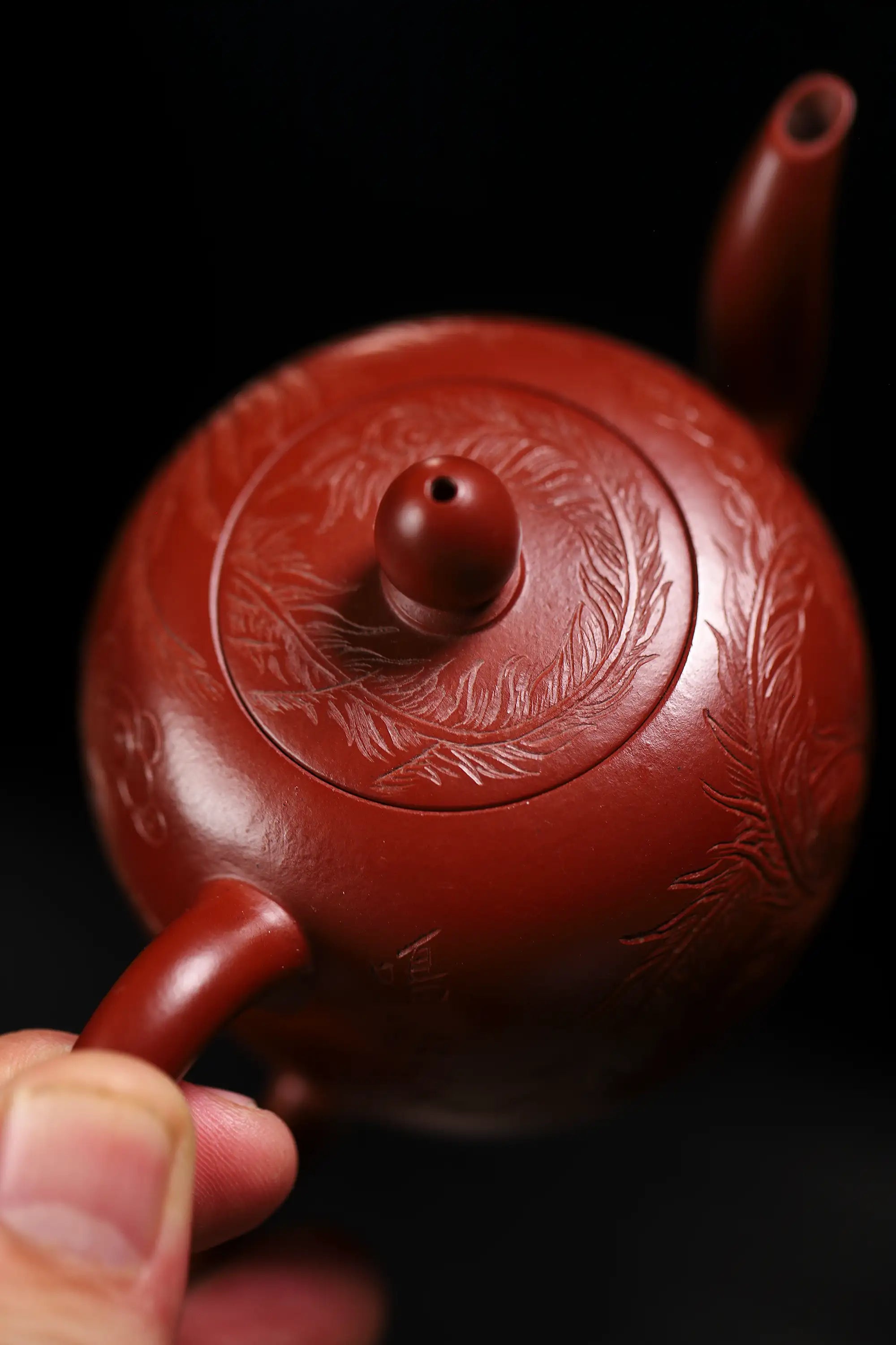 Phoenix Carving Fully Handmade Zhu Ni 'Beauty's Shoulder' Yixing Teapot