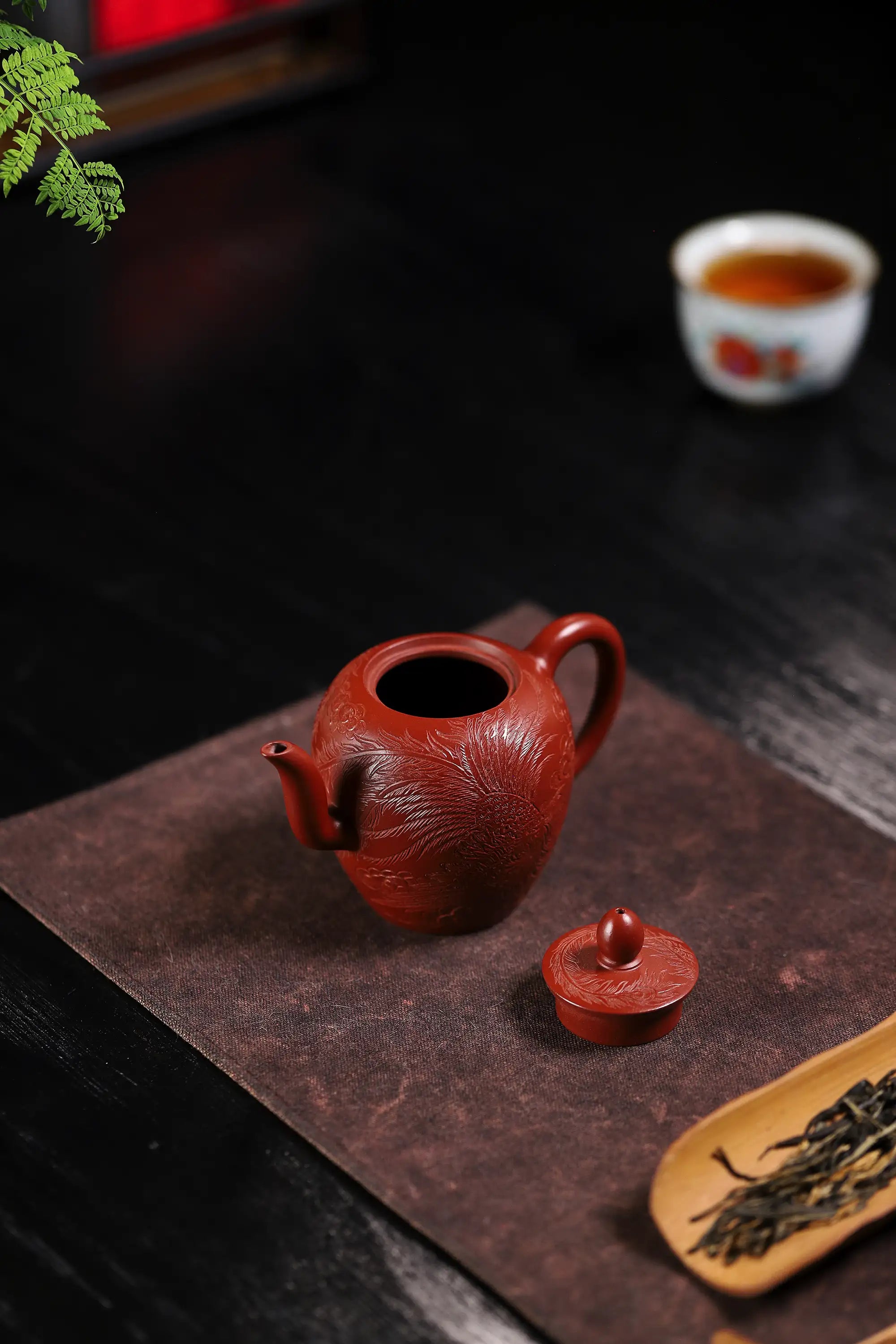 Phoenix Carving Fully Handmade Zhu Ni 'Beauty's Shoulder' Yixing Teapot