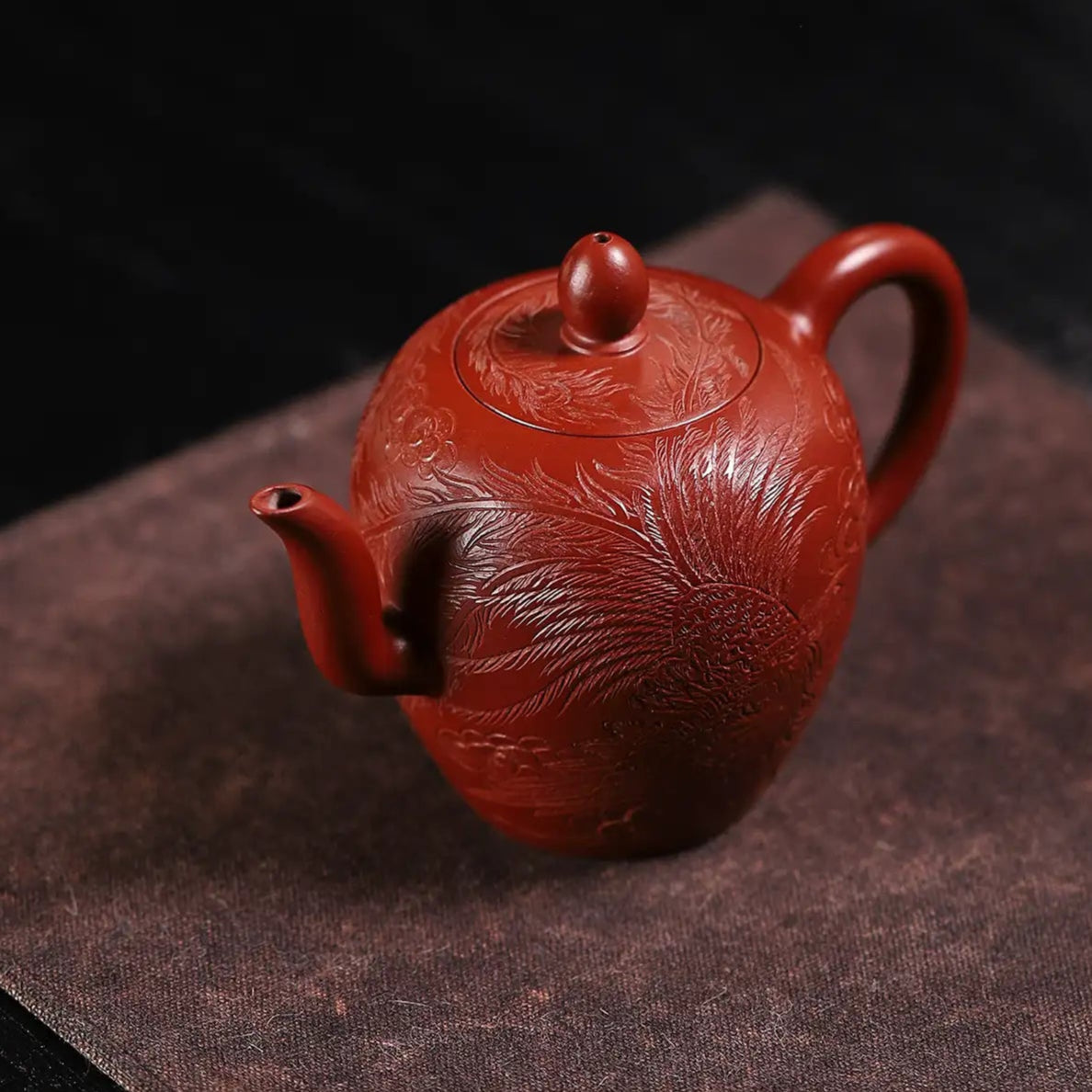 Phoenix Carving Fully Handmade Zhu Ni 'Beauty's Shoulder' Yixing Teapot