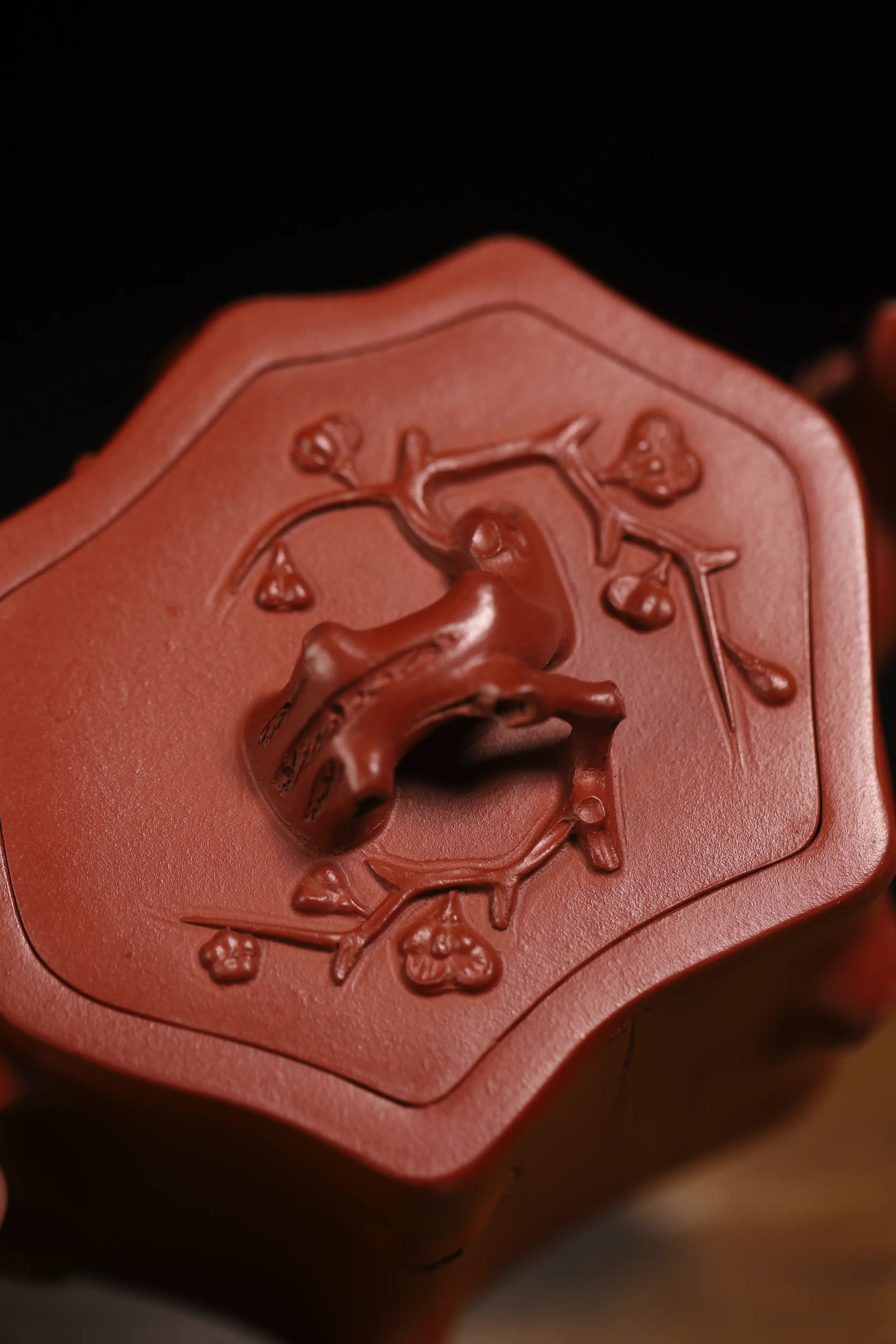 Plum Blossom Engraving Fully Handmade Zhu Ni Clay 'Mei Zhuang' Yixing Teapot