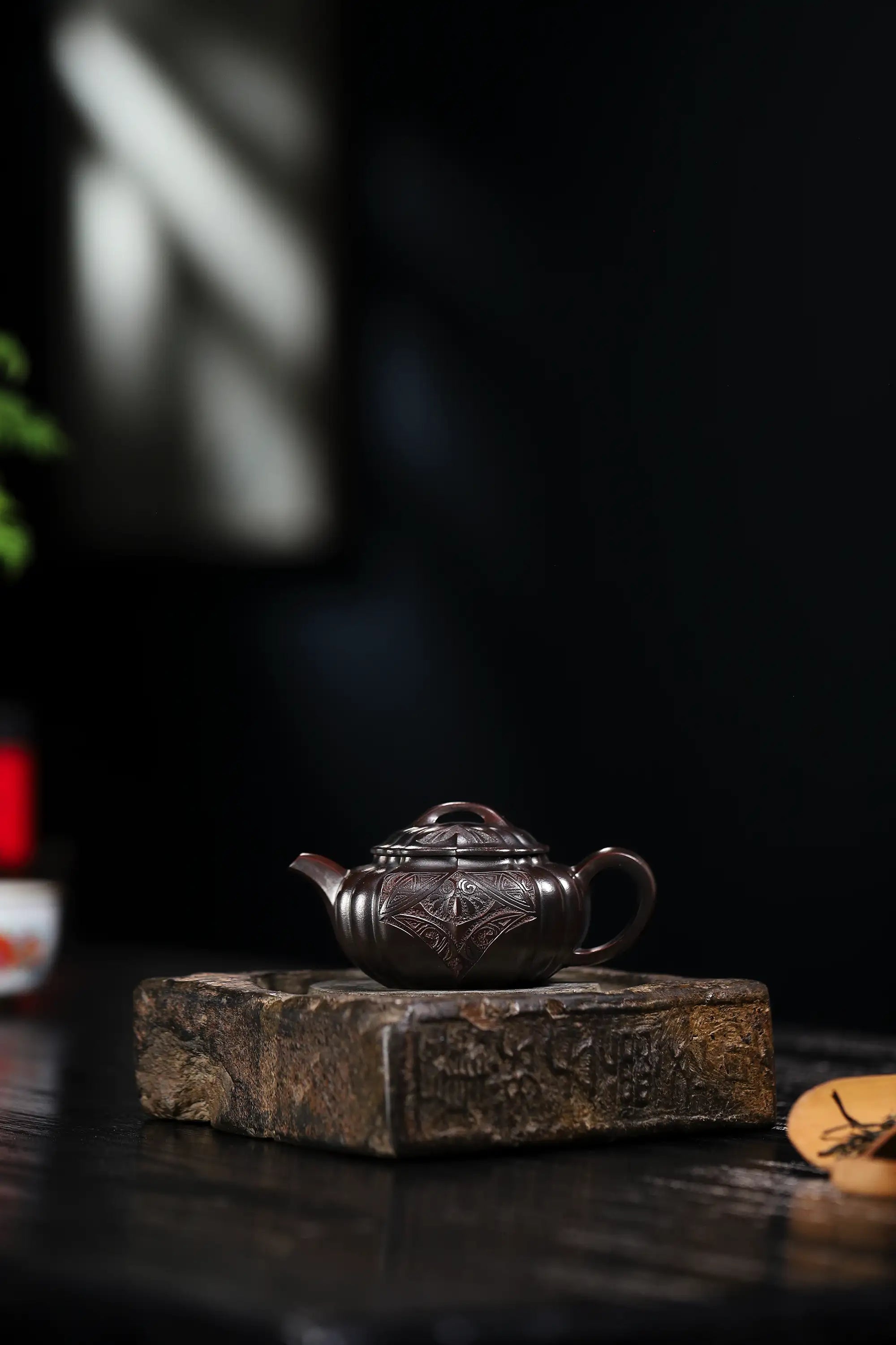 Totem Carving Fully Handmade Zijinsha-Purple Clay 'Ribbed Square' Yixing Teapot