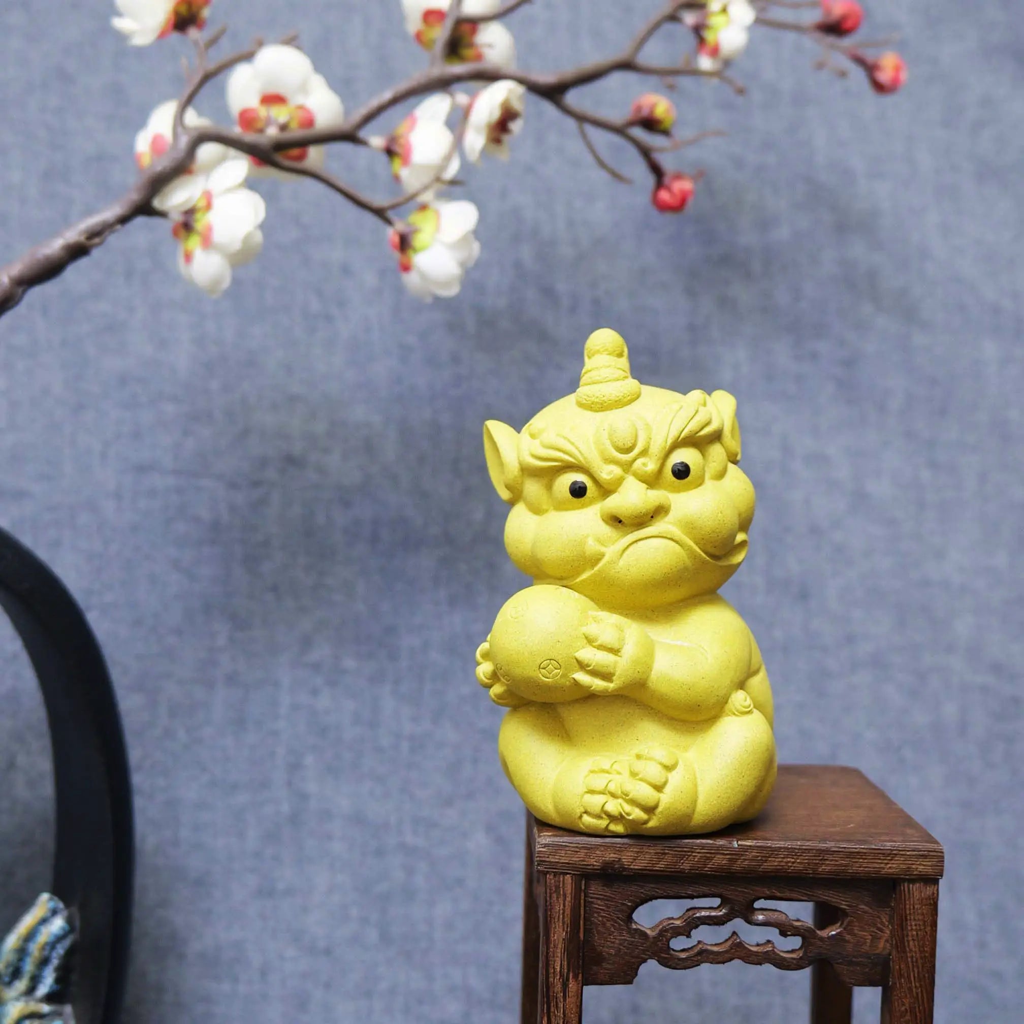 Yixing Clay Handmade Coin Ball Guardian Lion Tea Pet