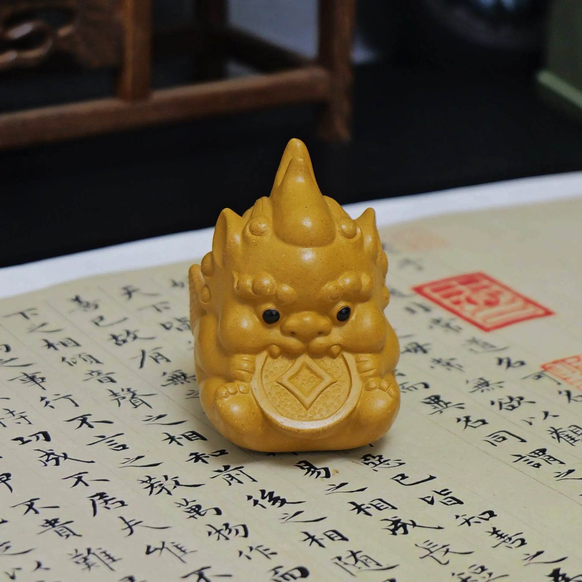Yixing Handmade Wealth-Attracting Dragon Zisha Tea Pet (Cute Style with Coin)
