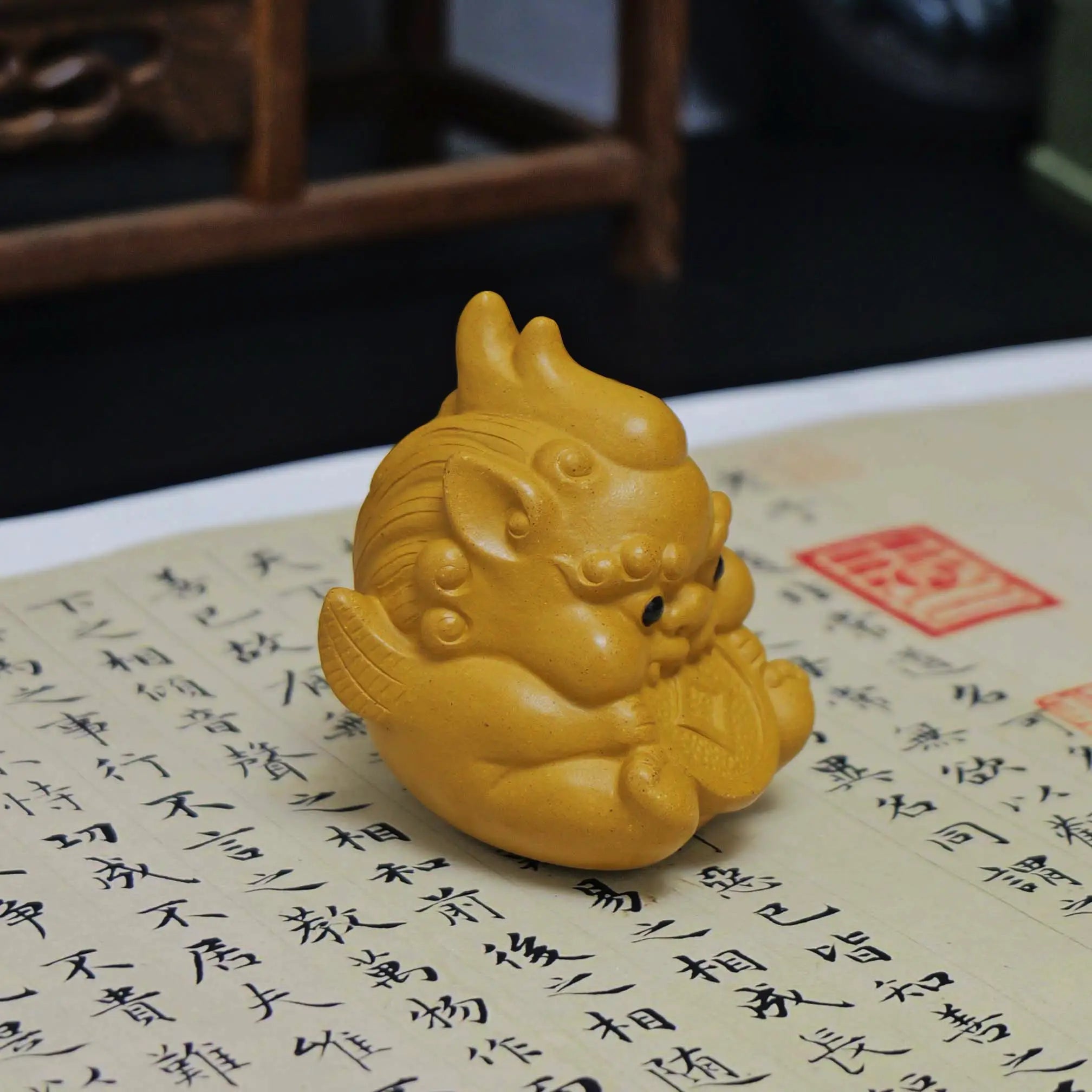 Yixing Handmade Wealth-Attracting Dragon Zisha Tea Pet (Cute Style with Coin)