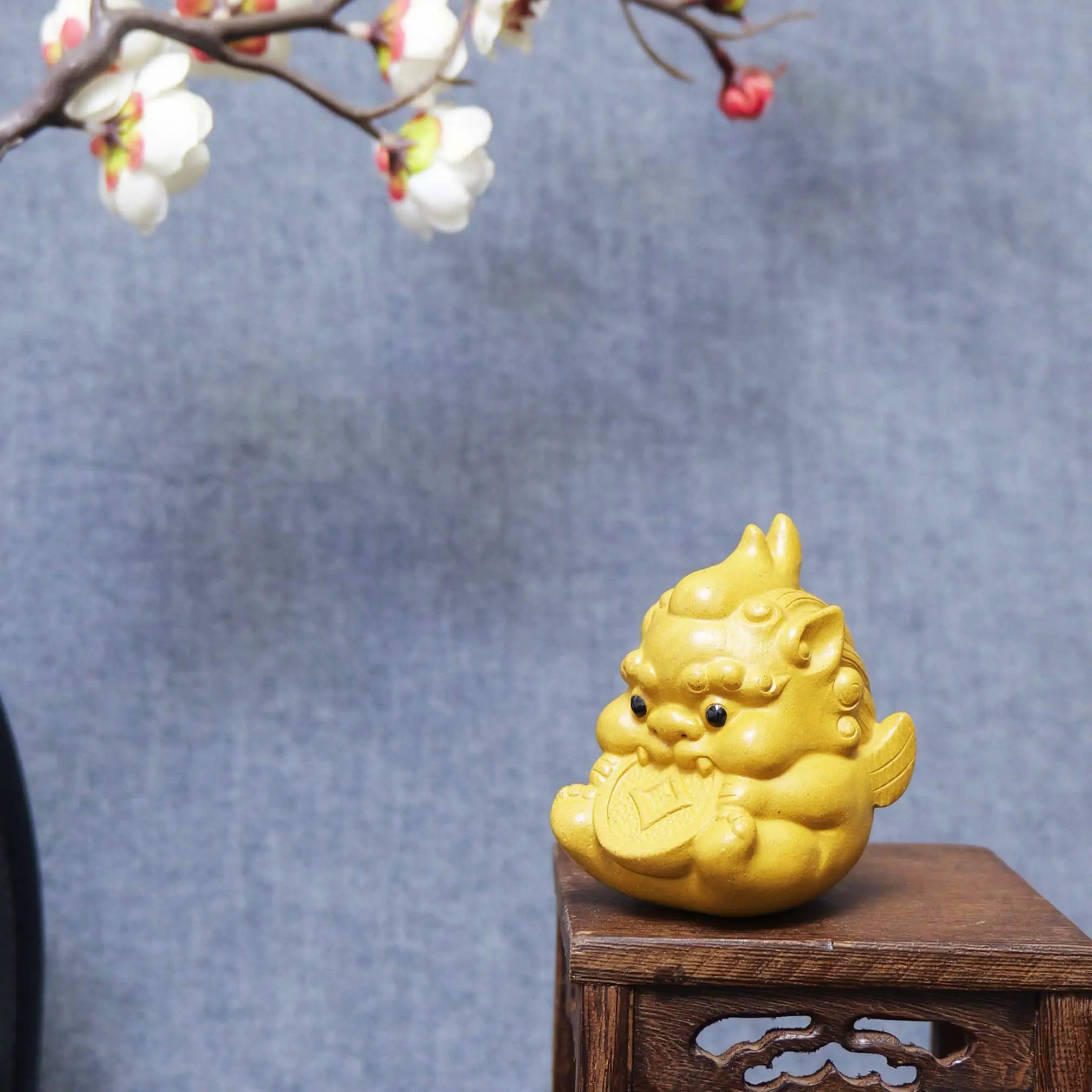 Yixing Handmade Wealth-Attracting Dragon Zisha Tea Pet (Cute Style with Coin)