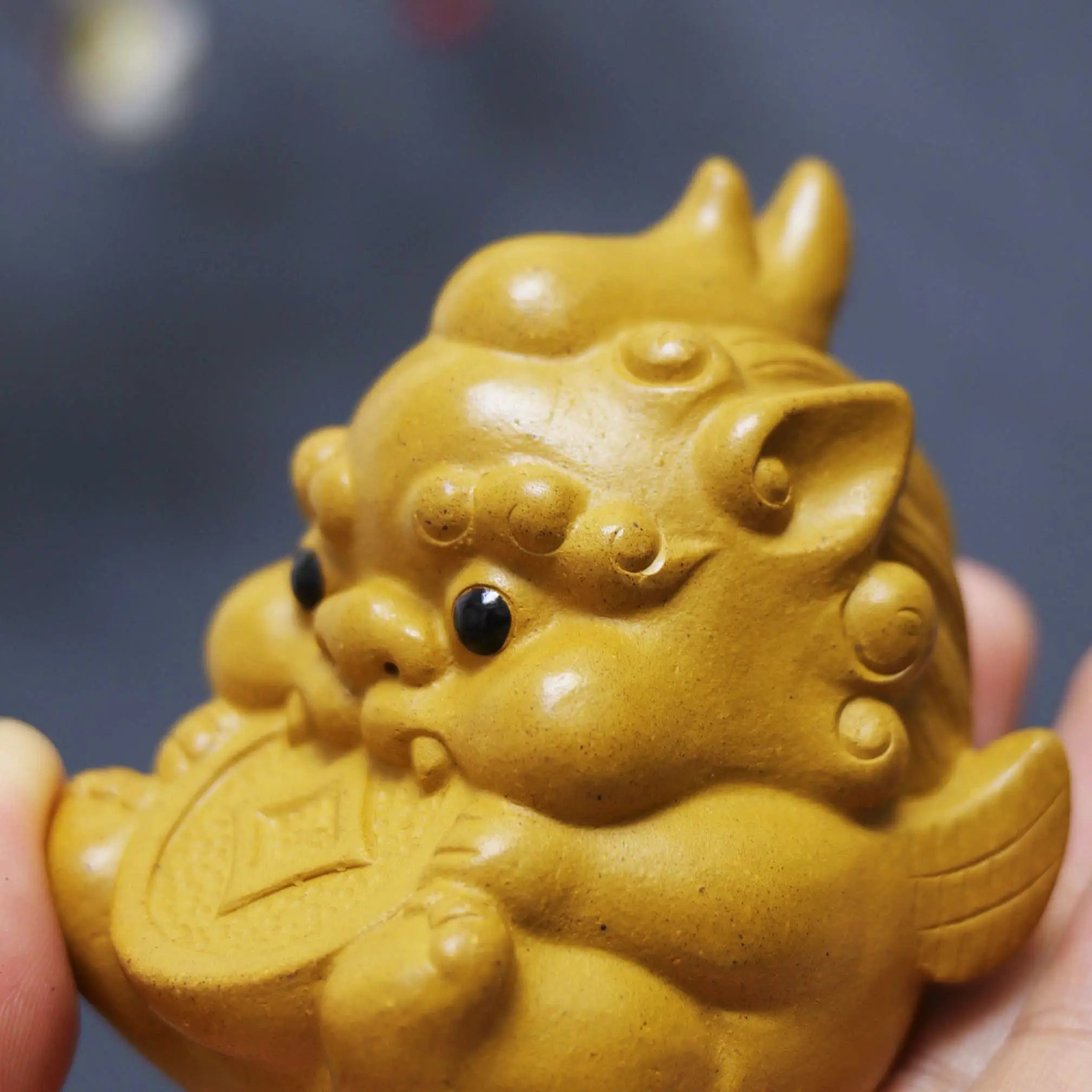 Yixing Handmade Wealth-Attracting Dragon Zisha Tea Pet (Cute Style with Coin)