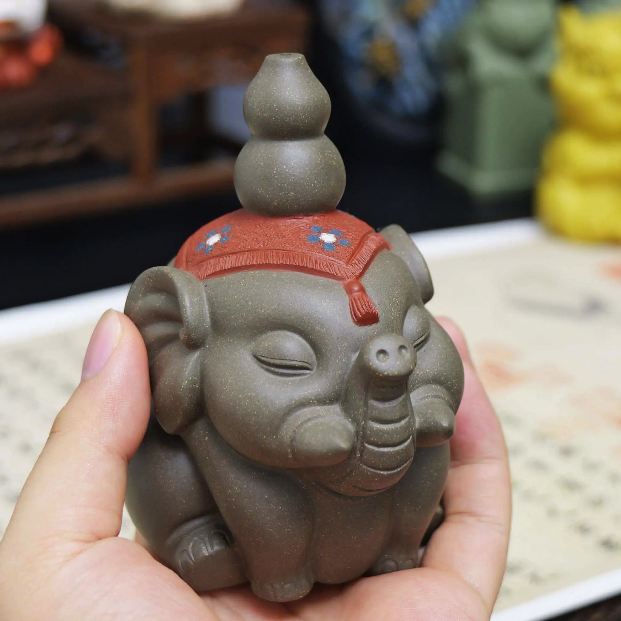 Yixing Handmade Wealth-Attracting Elephant Zisha Tea Pet with Lucky Gourd Decoration