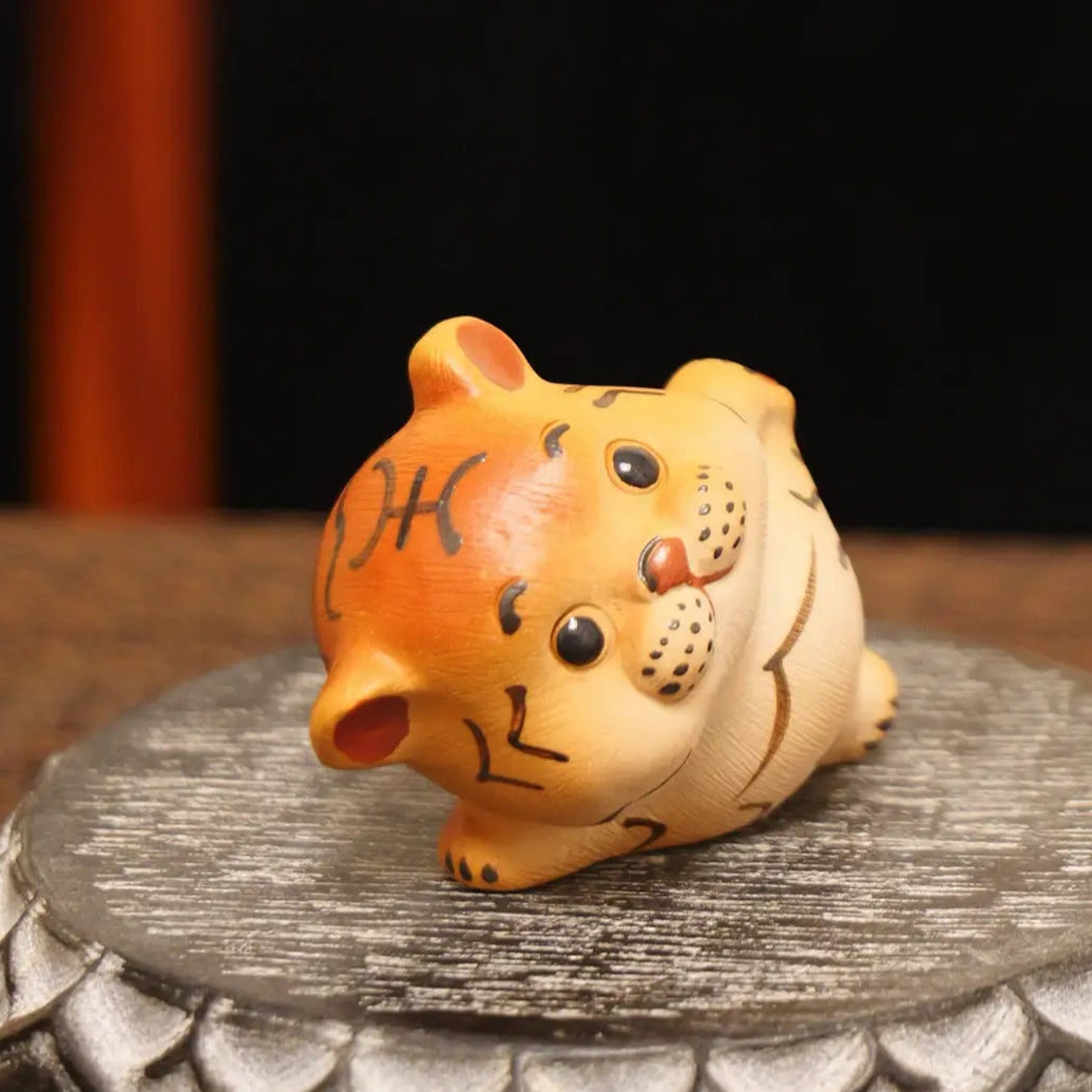 Yixing Zisha Handmade Crouching Tiger Tea Pet (Auspicious Guardian Style)