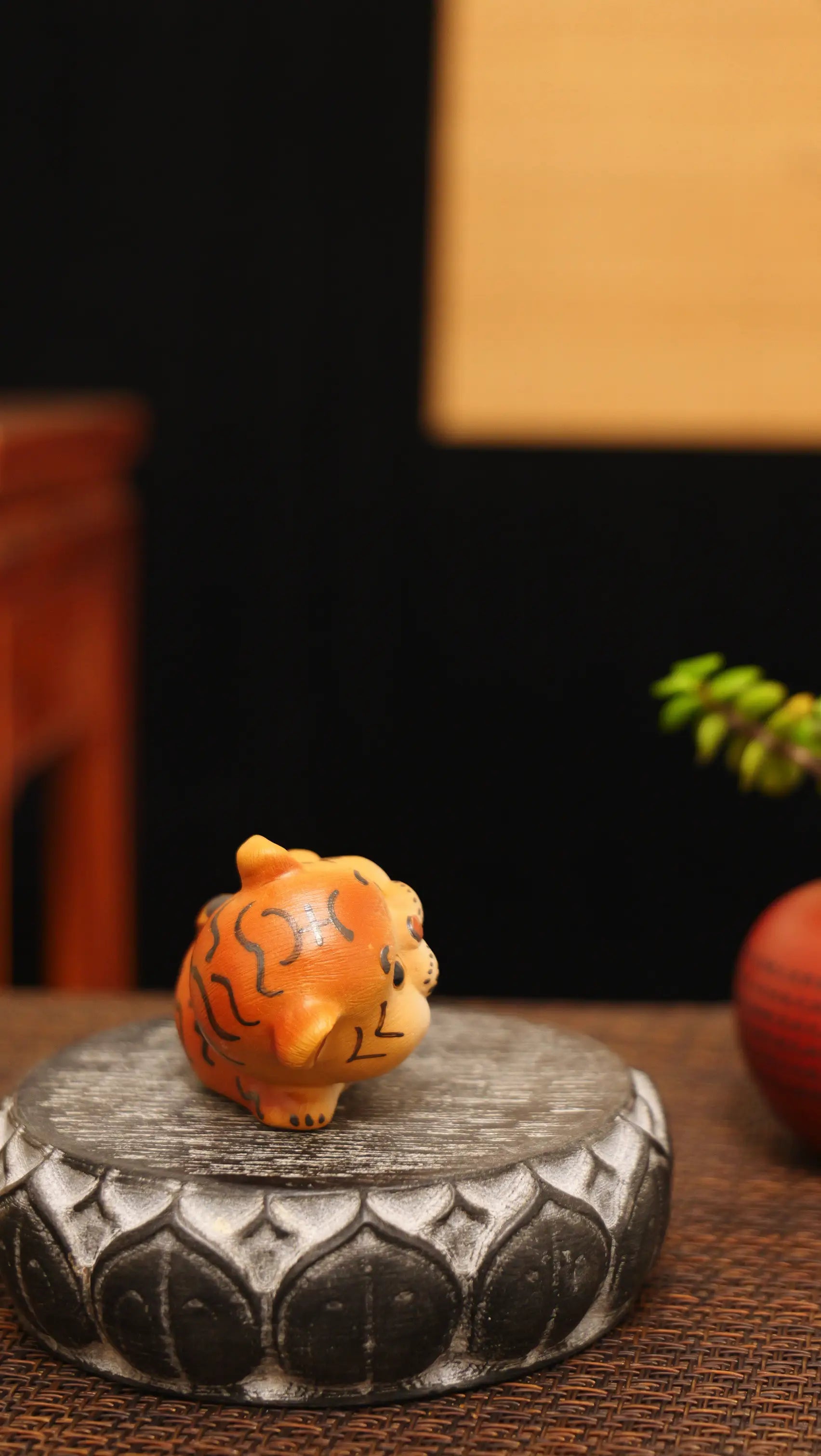 Yixing Zisha Handmade Crouching Tiger Tea Pet (Auspicious Guardian Style)
