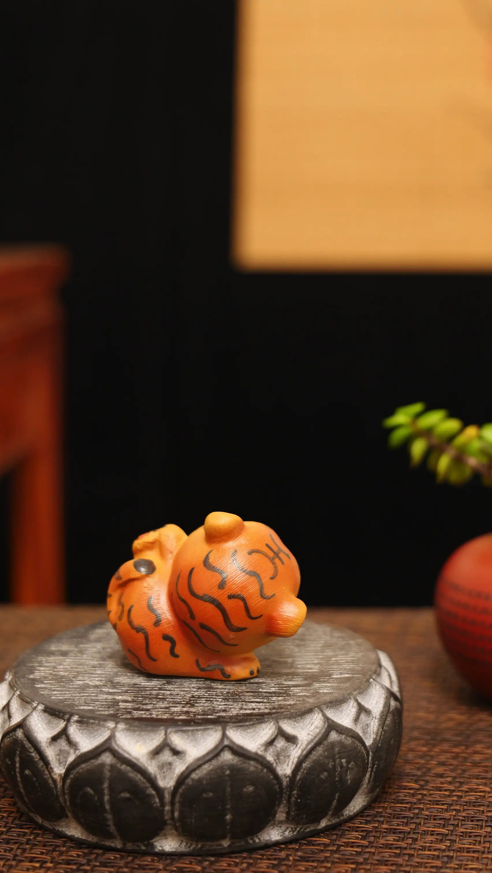 Yixing Zisha Handmade Crouching Tiger Tea Pet (Auspicious Guardian Style)