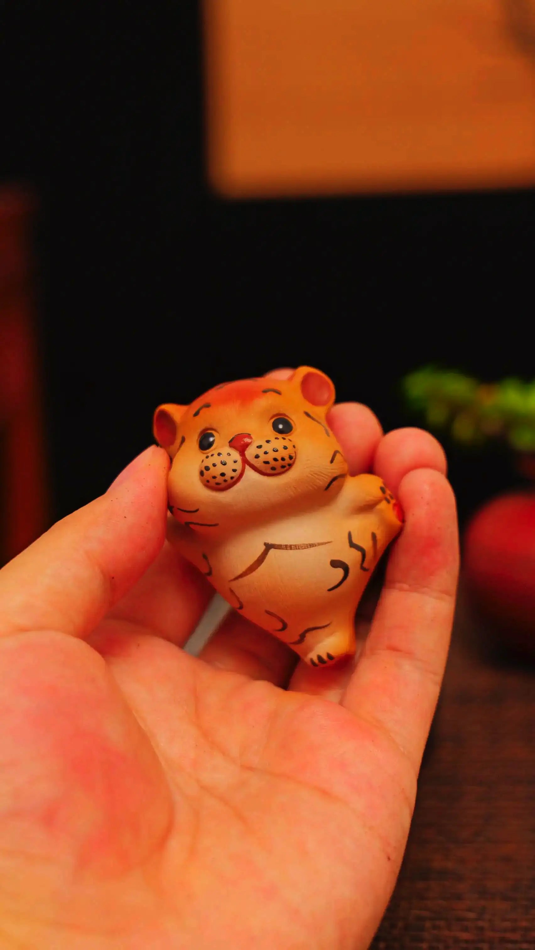 Yixing Zisha Handmade Crouching Tiger Tea Pet (Auspicious Guardian Style)