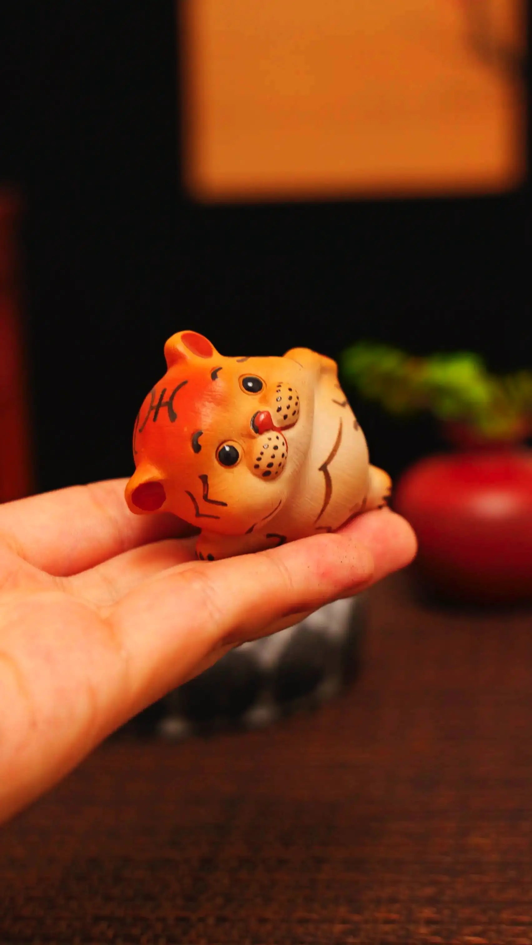 Yixing Zisha Handmade Crouching Tiger Tea Pet (Auspicious Guardian Style)