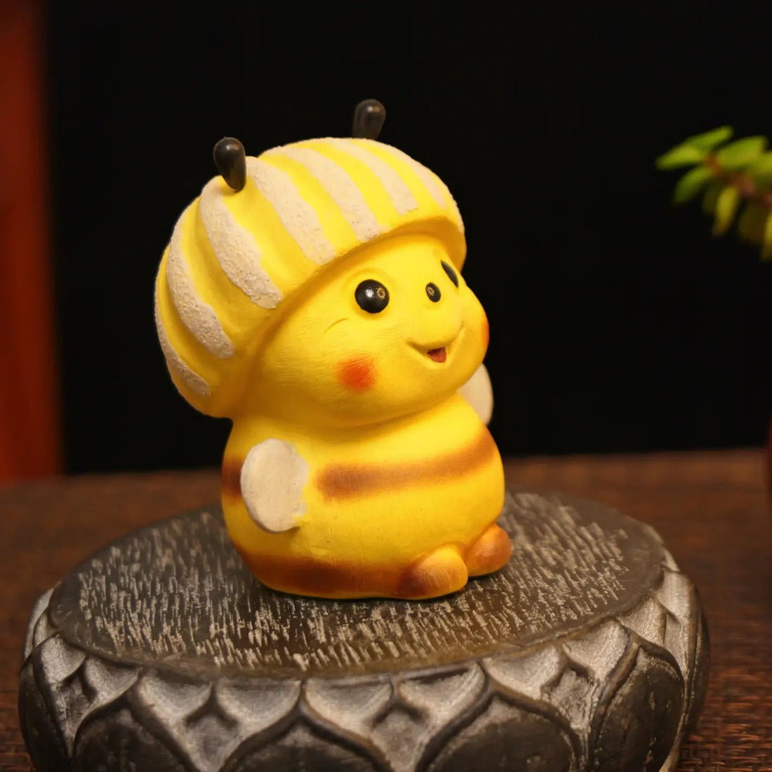 Yixing Zisha Handmade Cute Bee Tea Pet