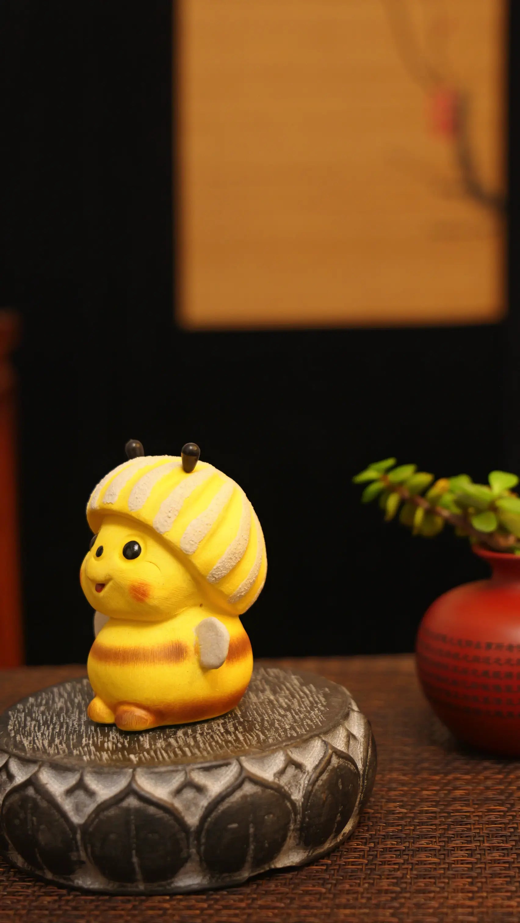 Yixing Zisha Handmade Cute Bee Tea Pet