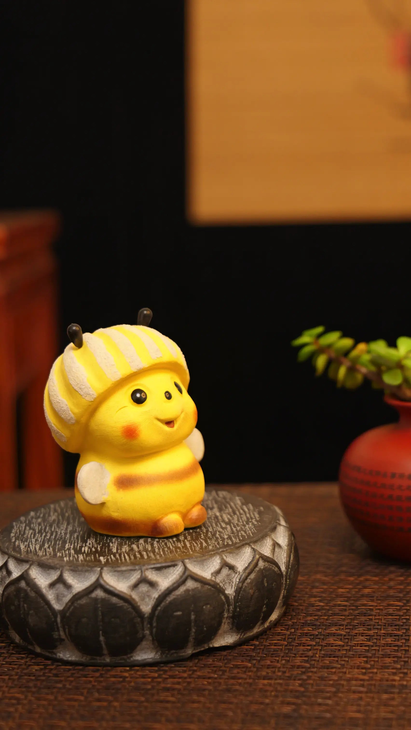 Yixing Zisha Handmade Cute Bee Tea Pet