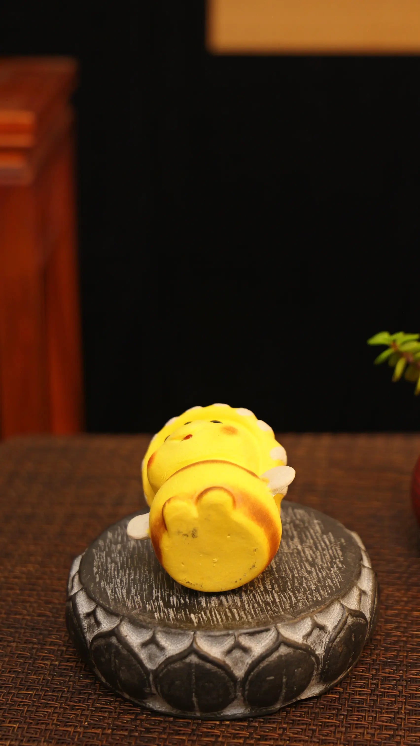 Yixing Zisha Handmade Cute Bee Tea Pet