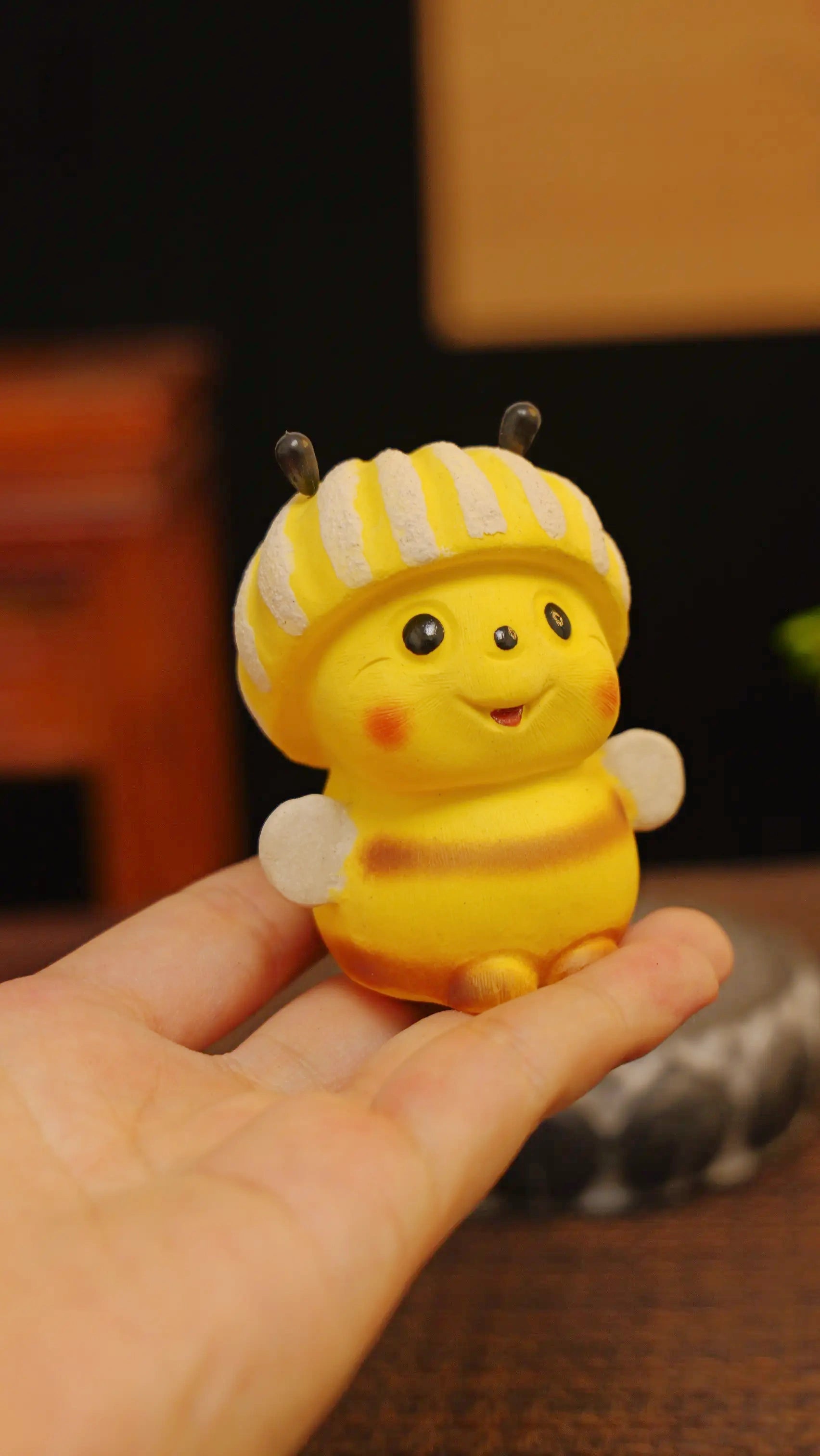 Yixing Zisha Handmade Cute Bee Tea Pet