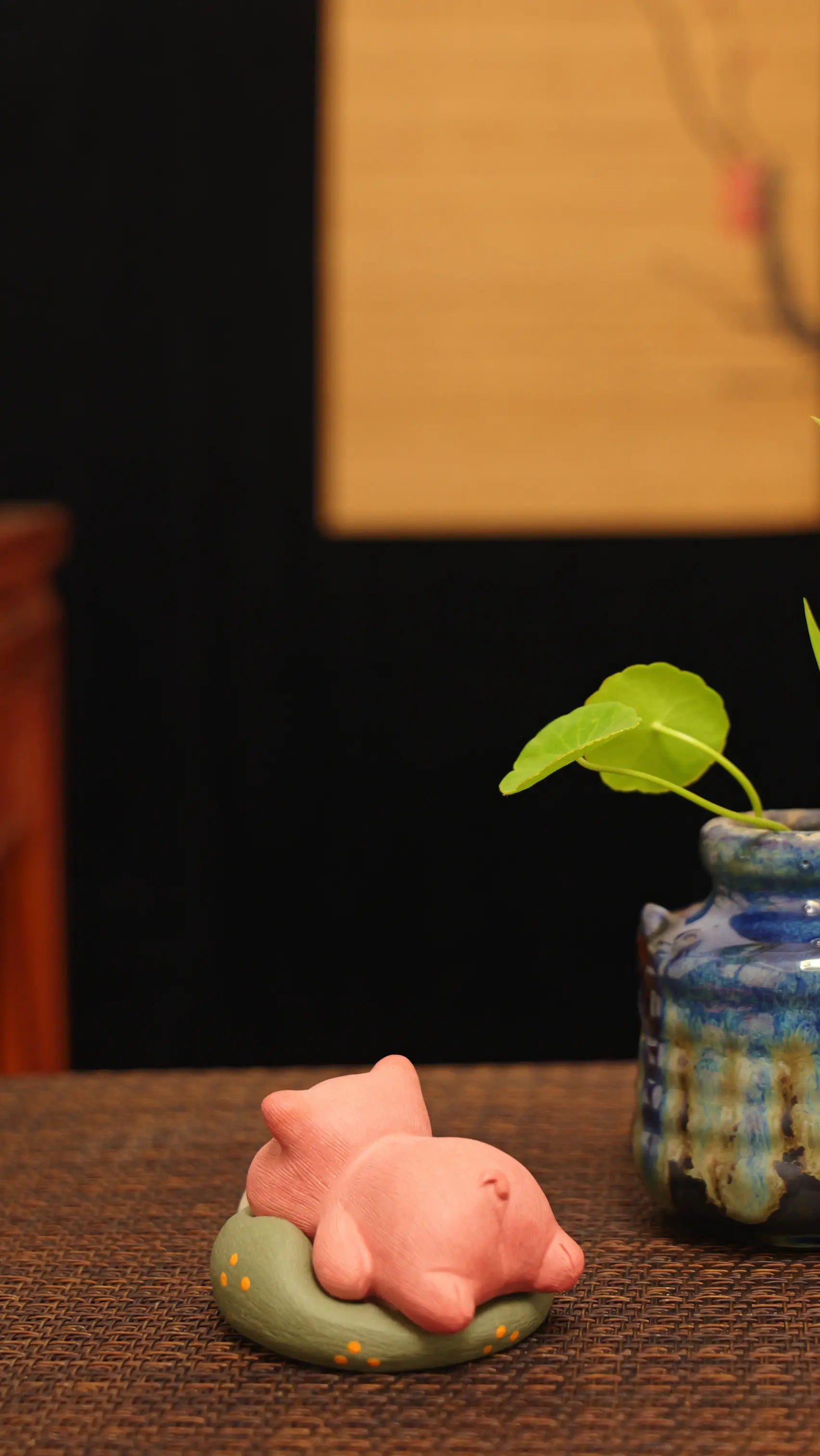Yixing Zisha Handmade Cute Piglet with Milk Bottle Tea Pet (Lovely Lying-down Style)